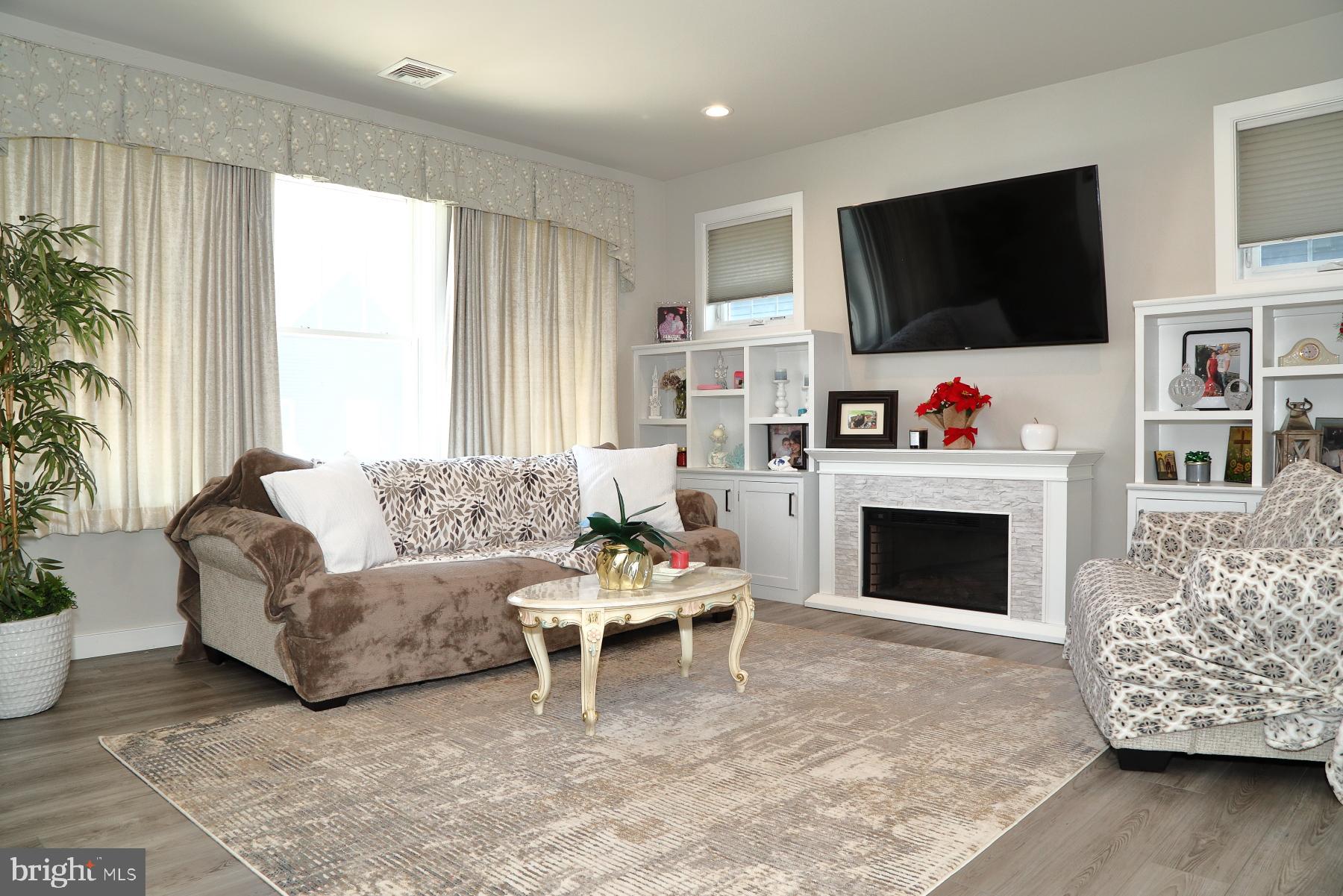 THE GABLES AT ELM TREE - Residential