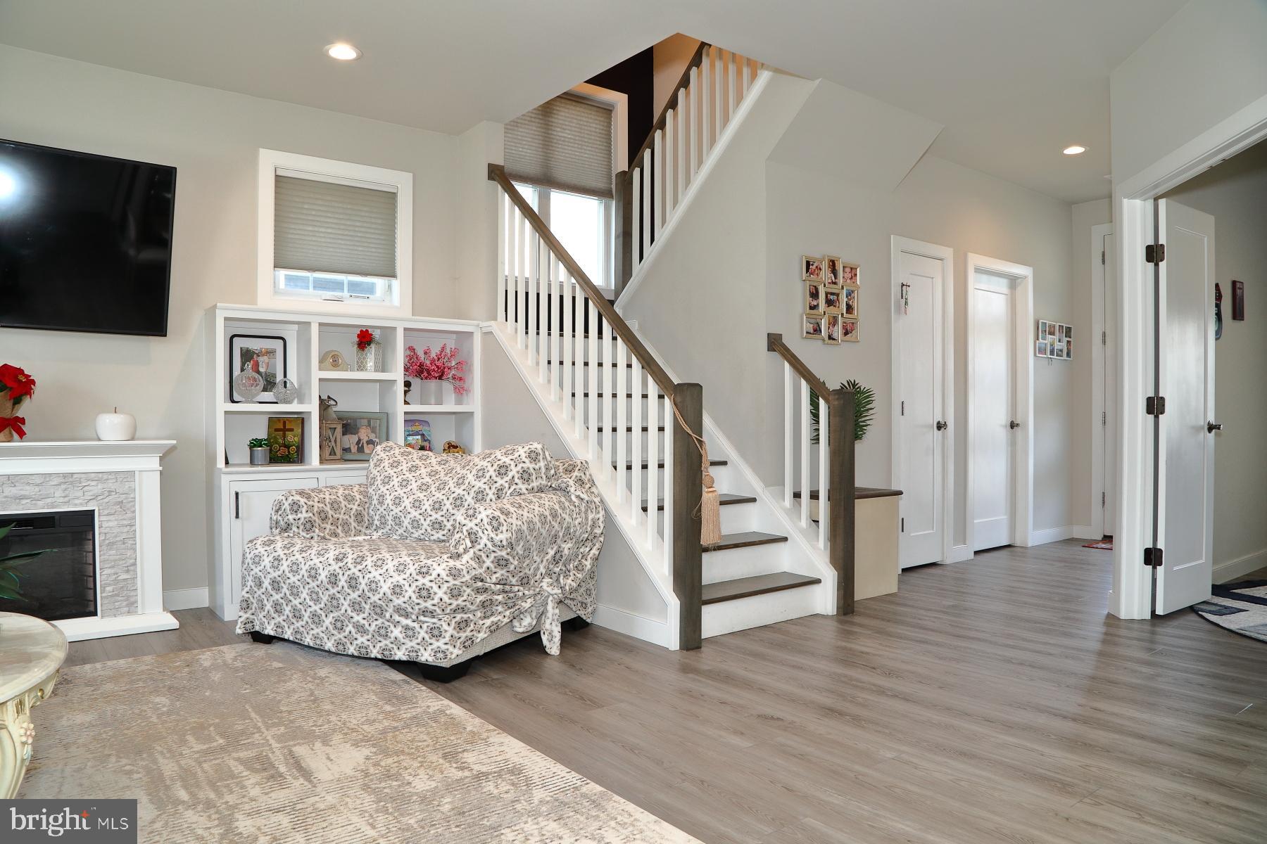 THE GABLES AT ELM TREE - Residential