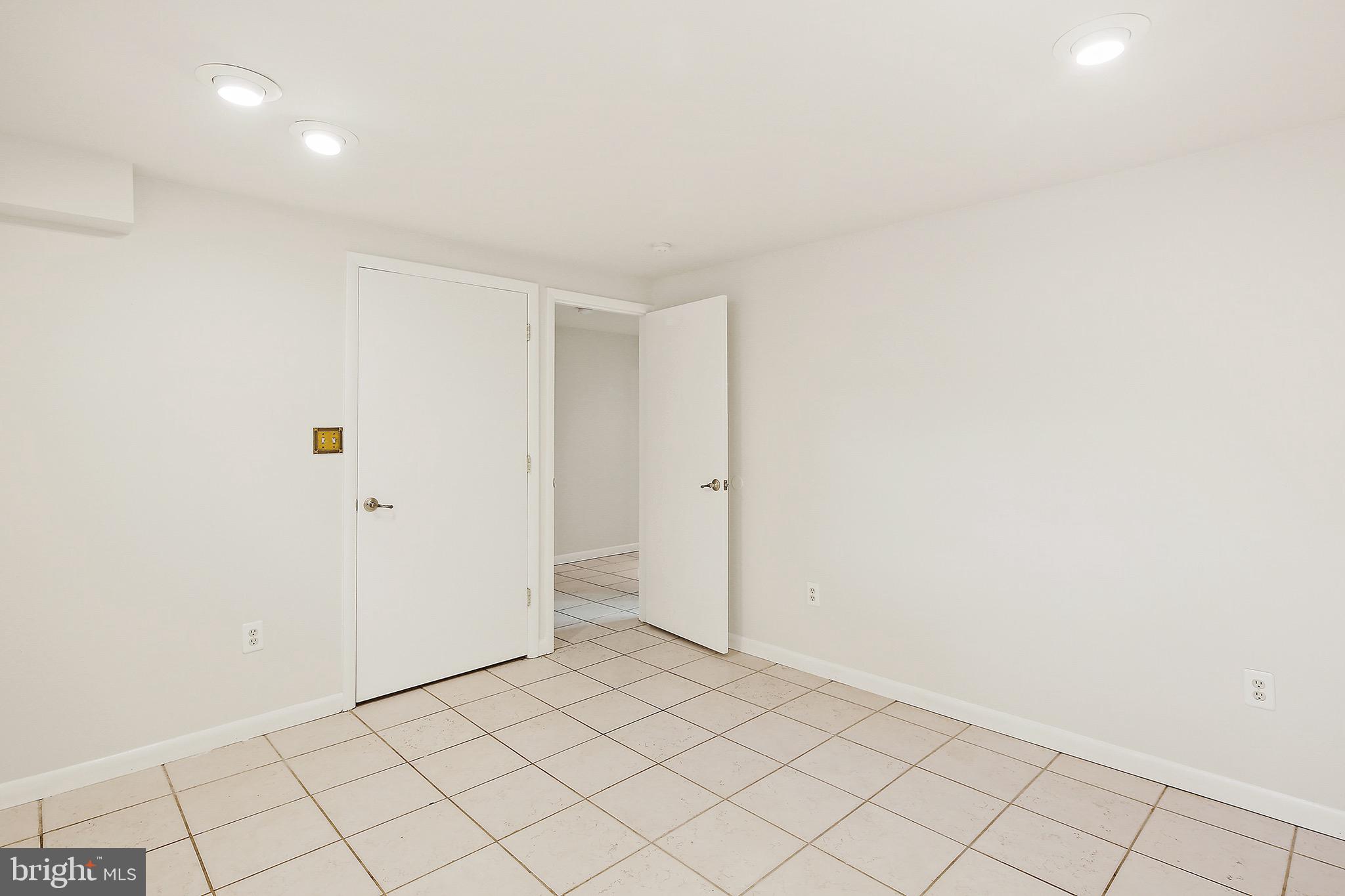 VILLAGE OF HICKORY RIDGE - Residential Lease