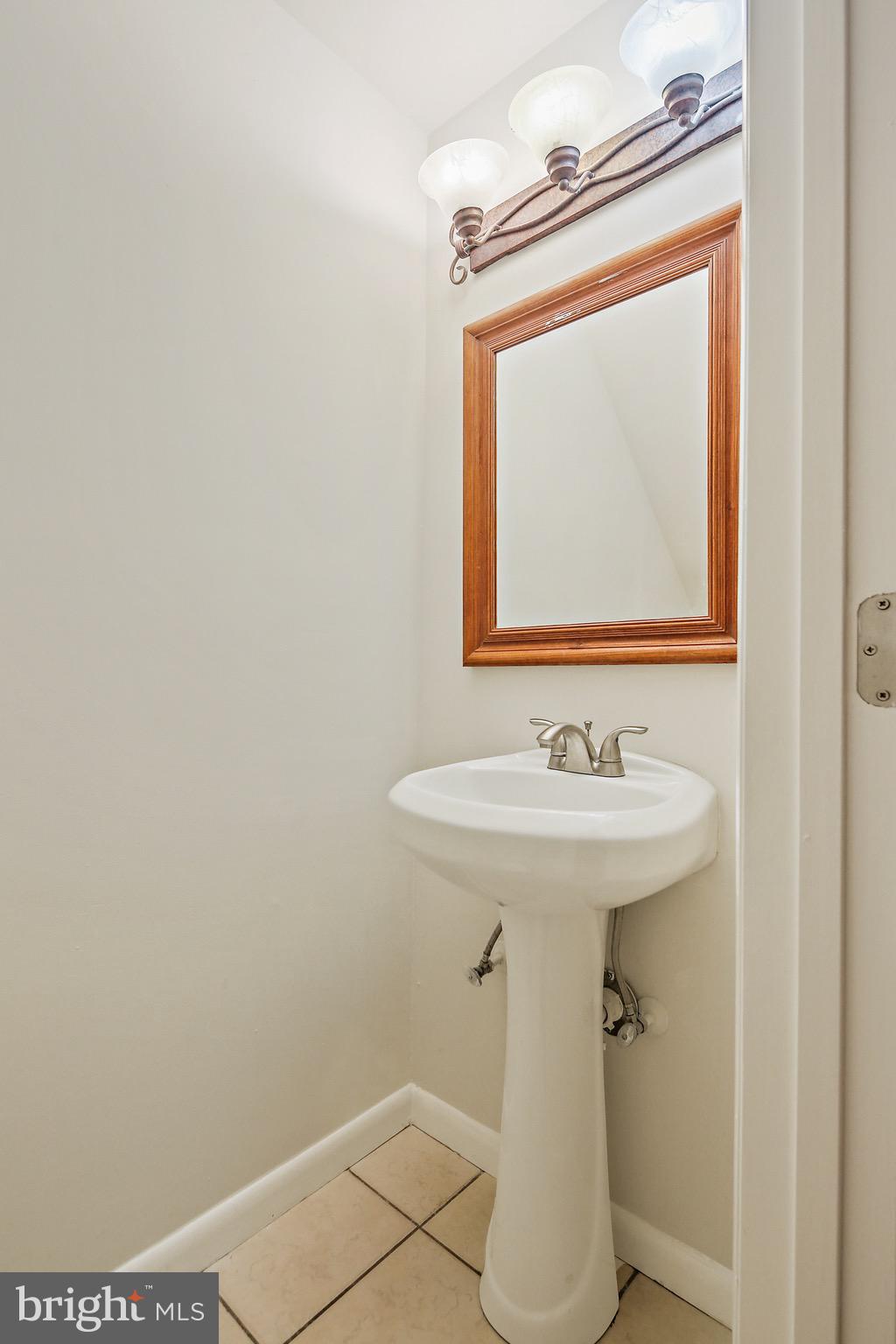 VILLAGE OF HICKORY RIDGE - Residential Lease