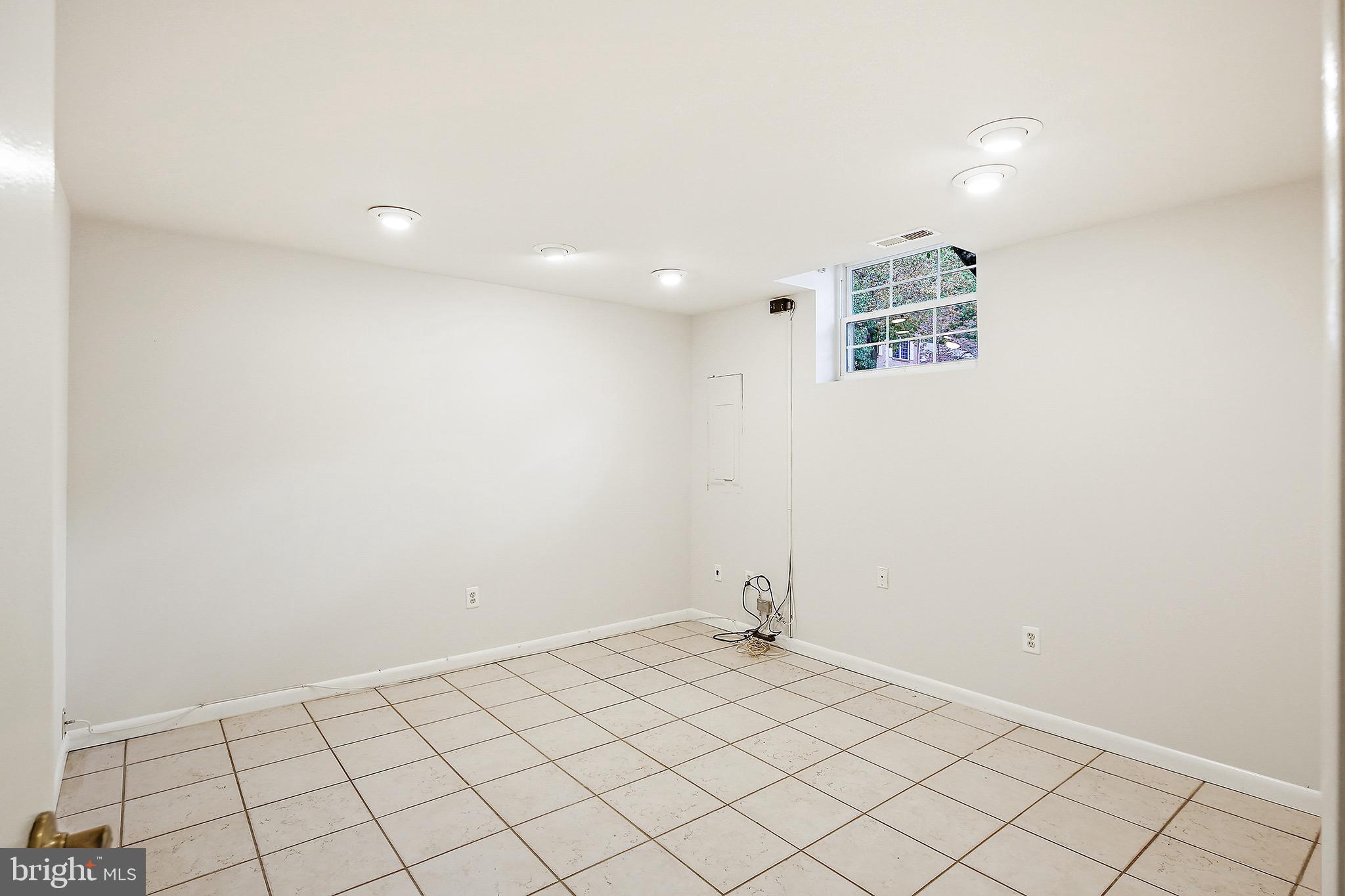 VILLAGE OF HICKORY RIDGE - Residential Lease