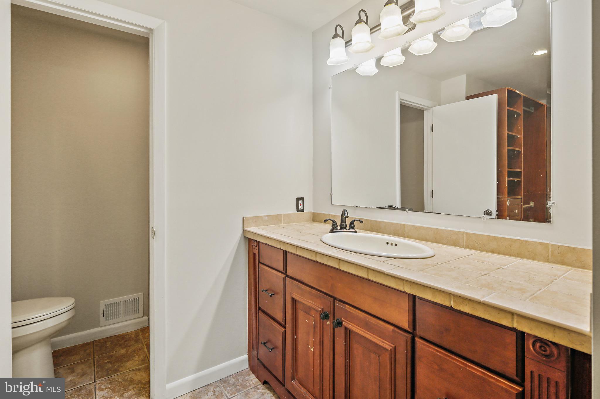 VILLAGE OF HICKORY RIDGE - Residential Lease