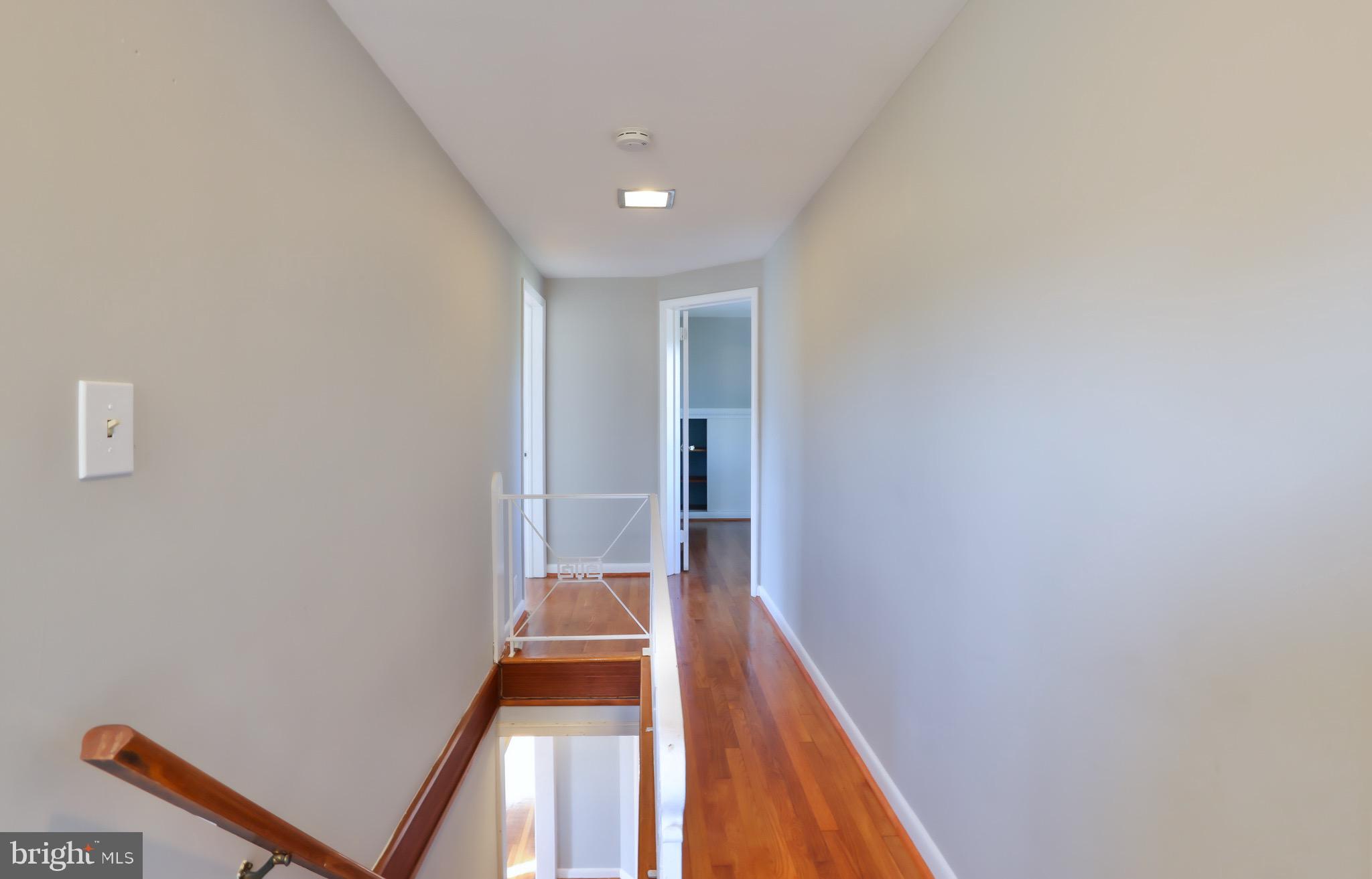 HAMPSHIRE KNOLLS - Residential