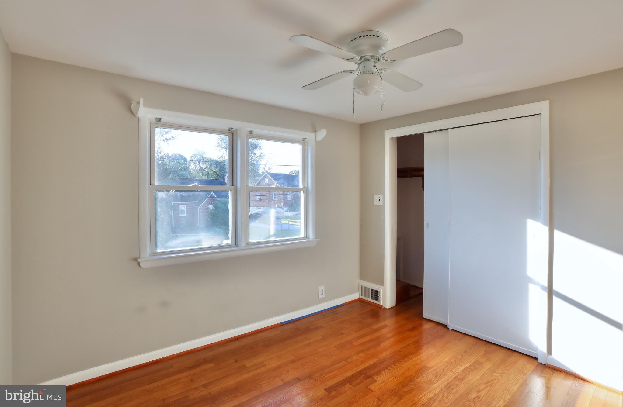 HAMPSHIRE KNOLLS - Residential