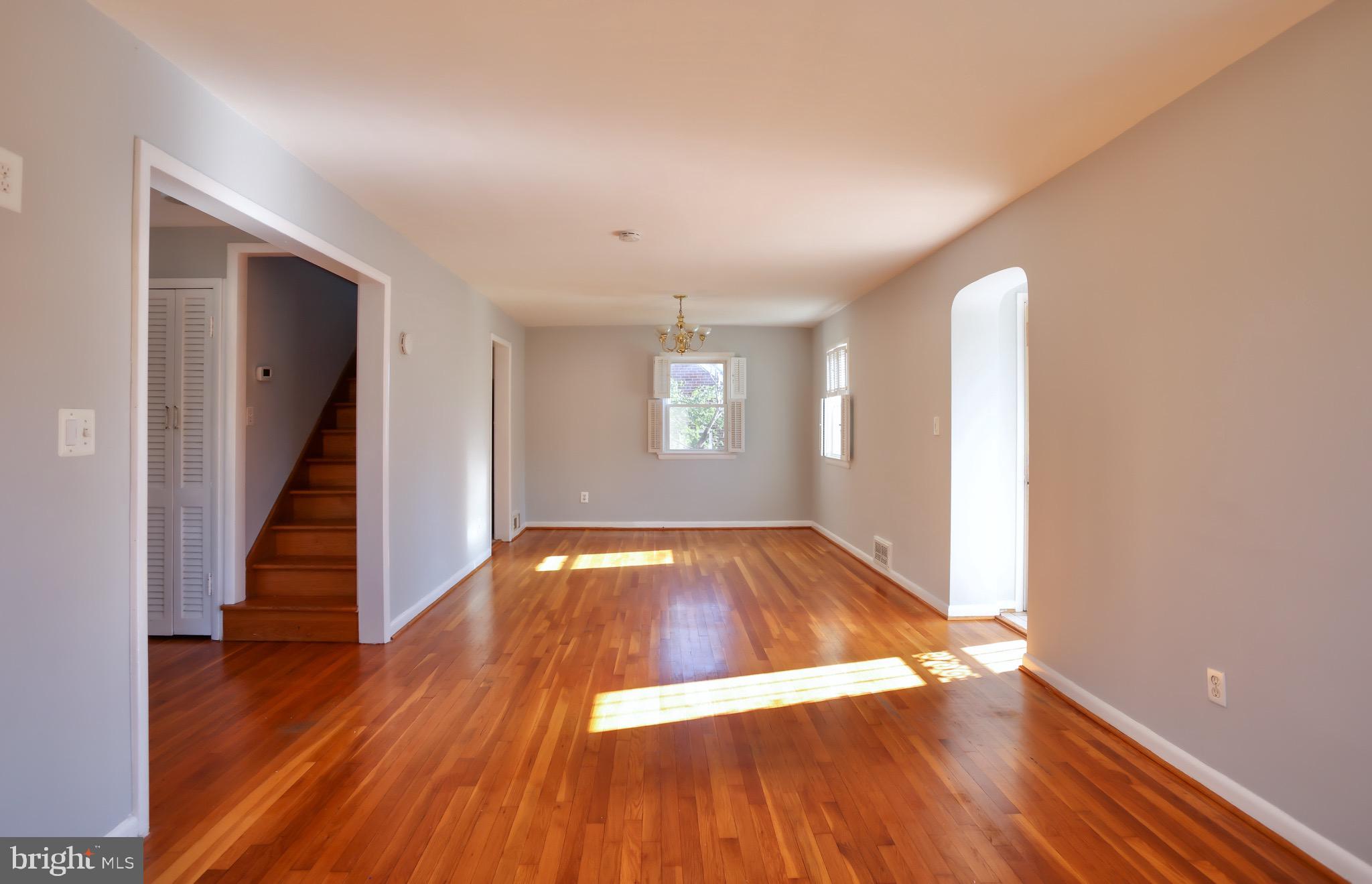 HAMPSHIRE KNOLLS - Residential