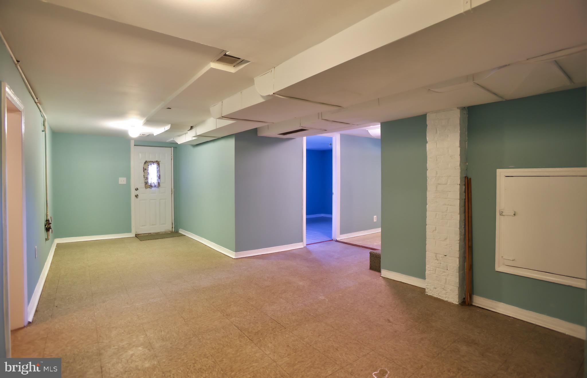 HAMPSHIRE KNOLLS - Residential