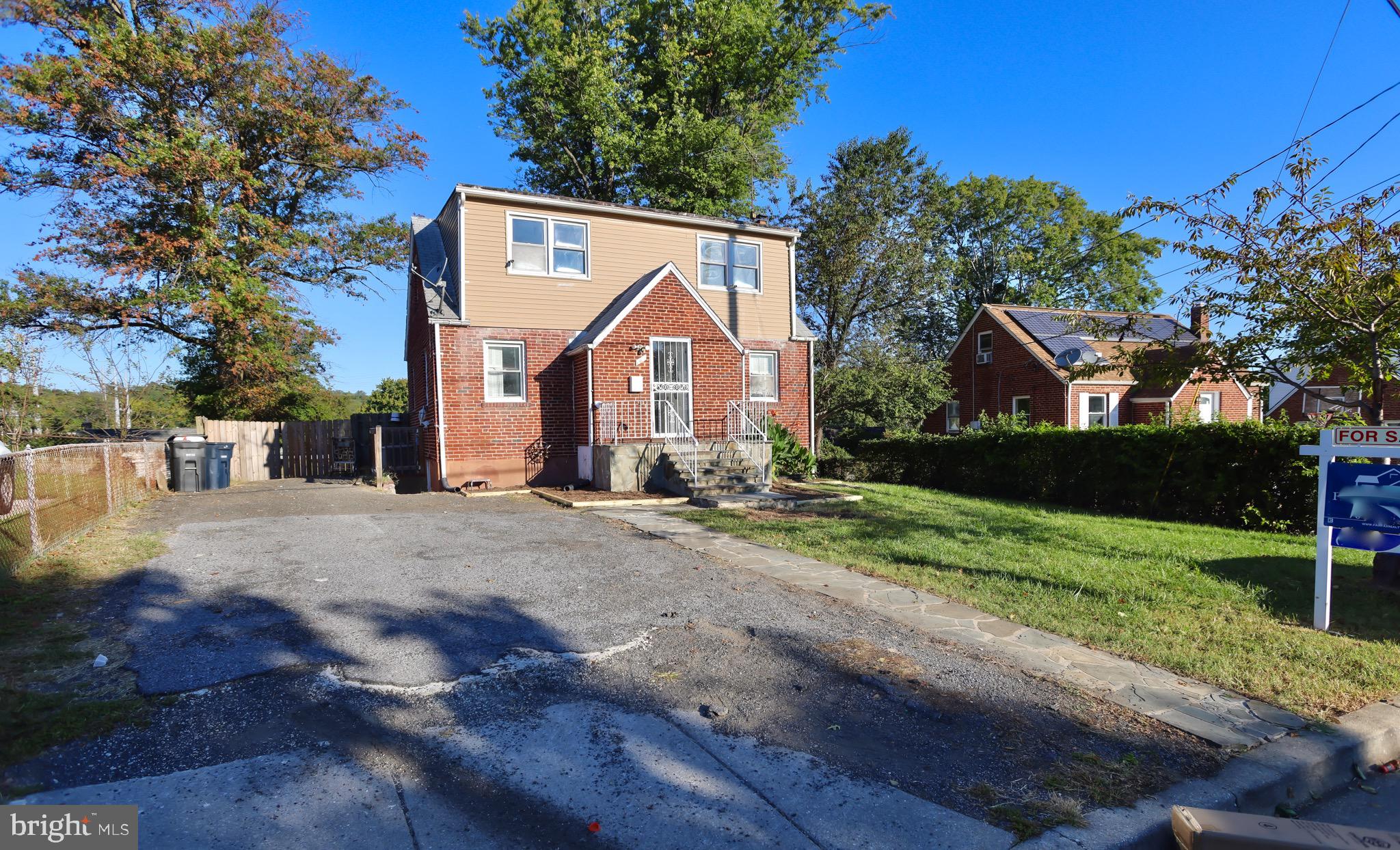 HAMPSHIRE KNOLLS - Residential