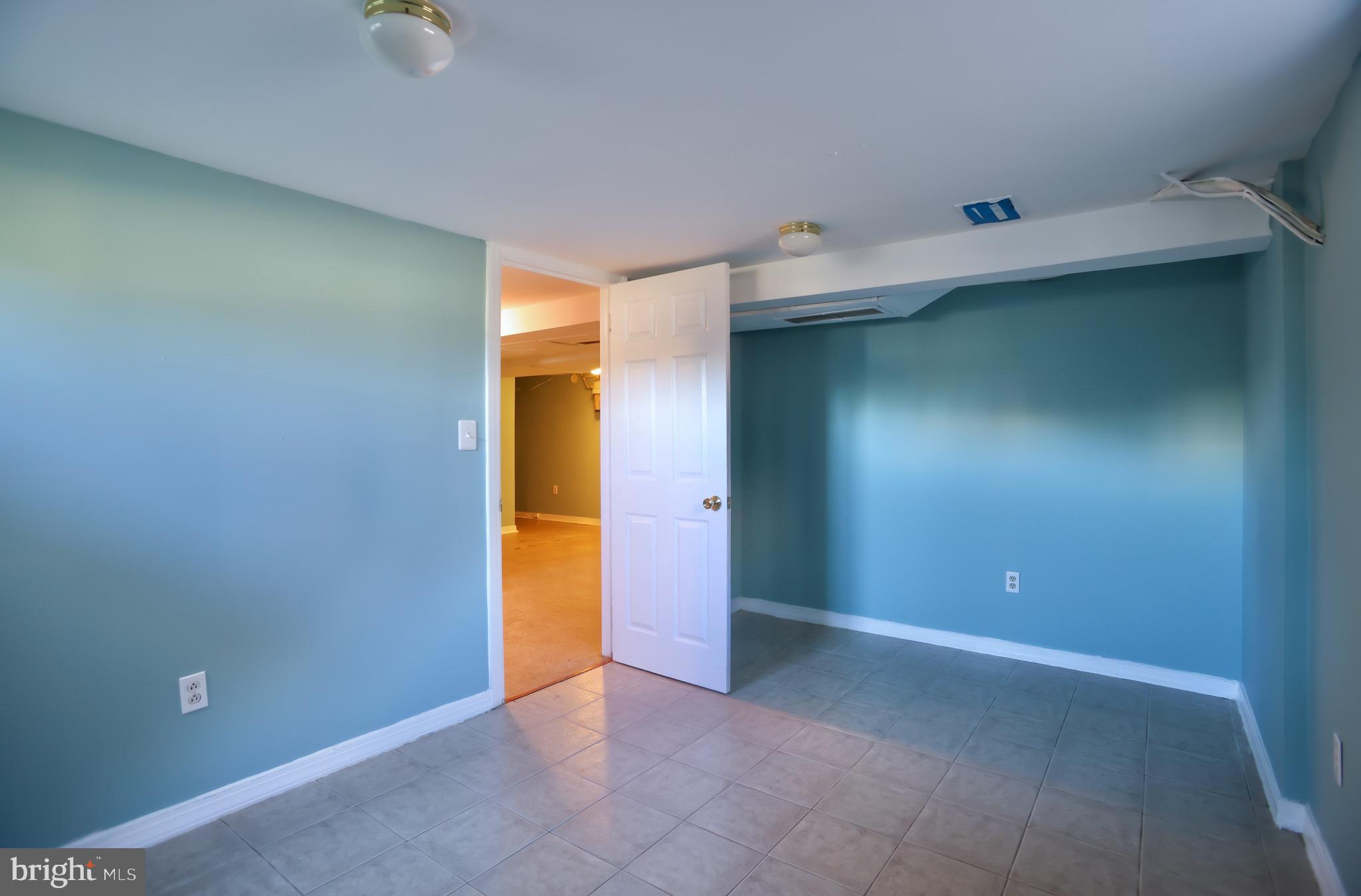 HAMPSHIRE KNOLLS - Residential