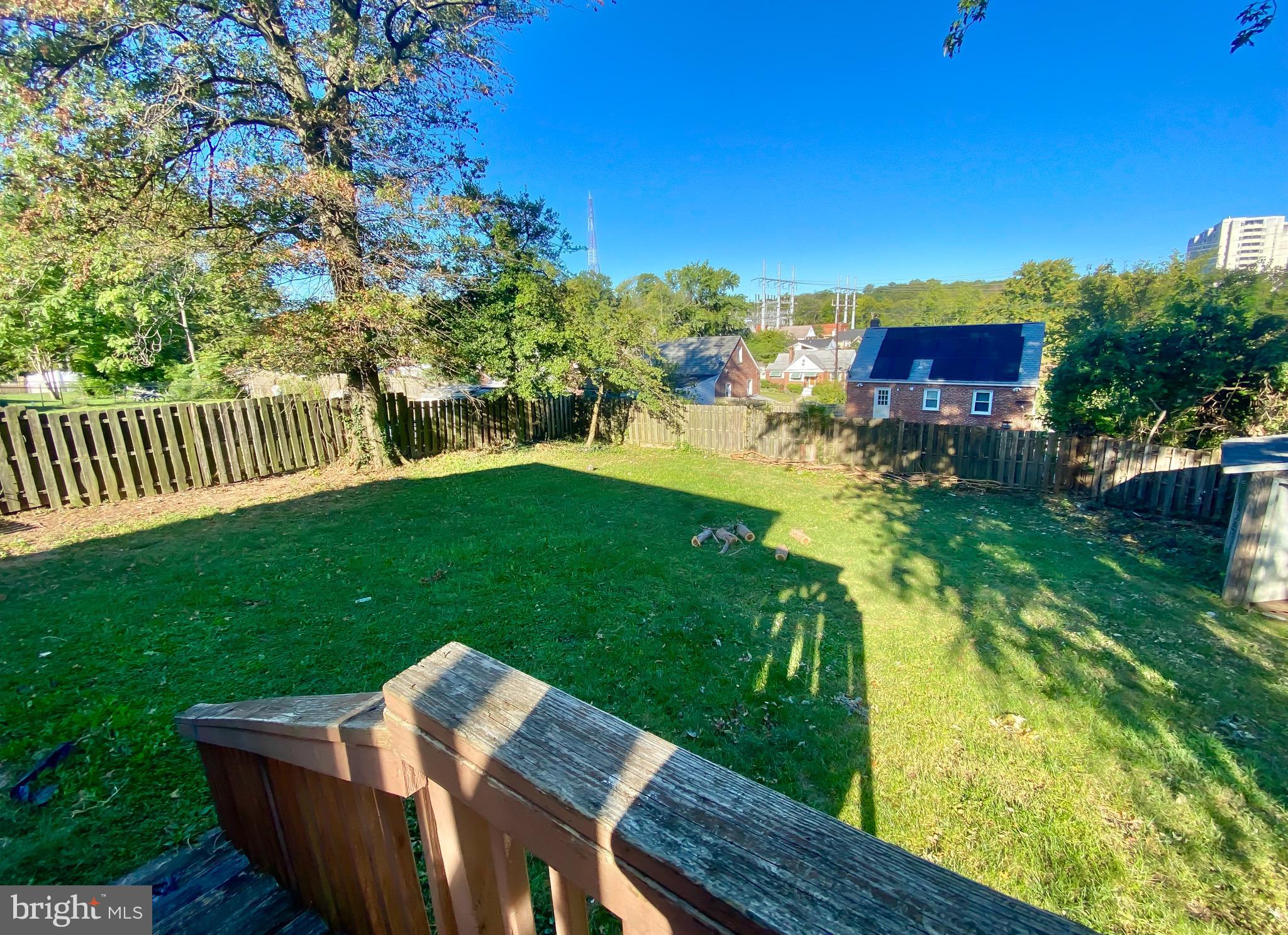 HAMPSHIRE KNOLLS - Residential