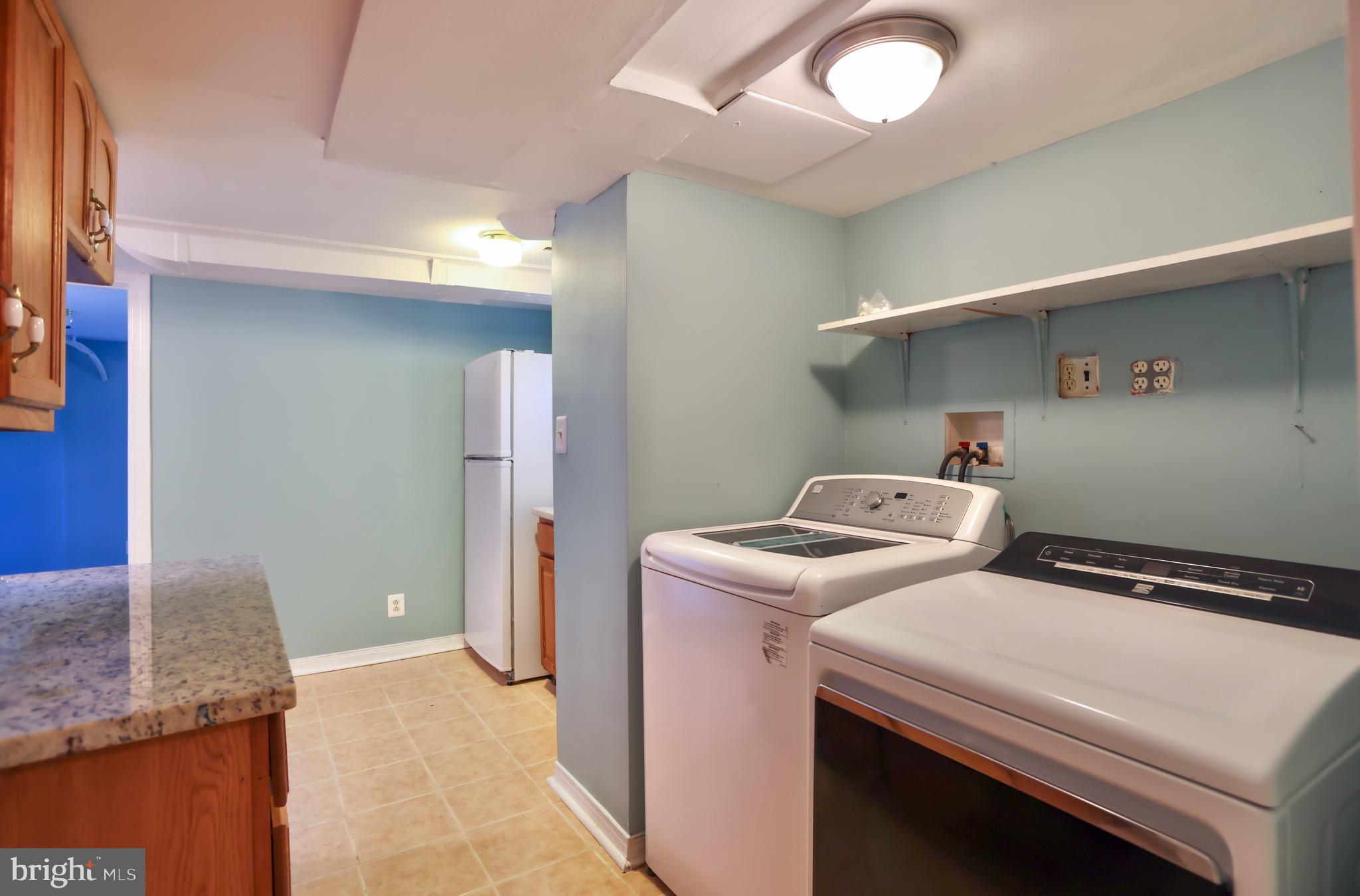 HAMPSHIRE KNOLLS - Residential