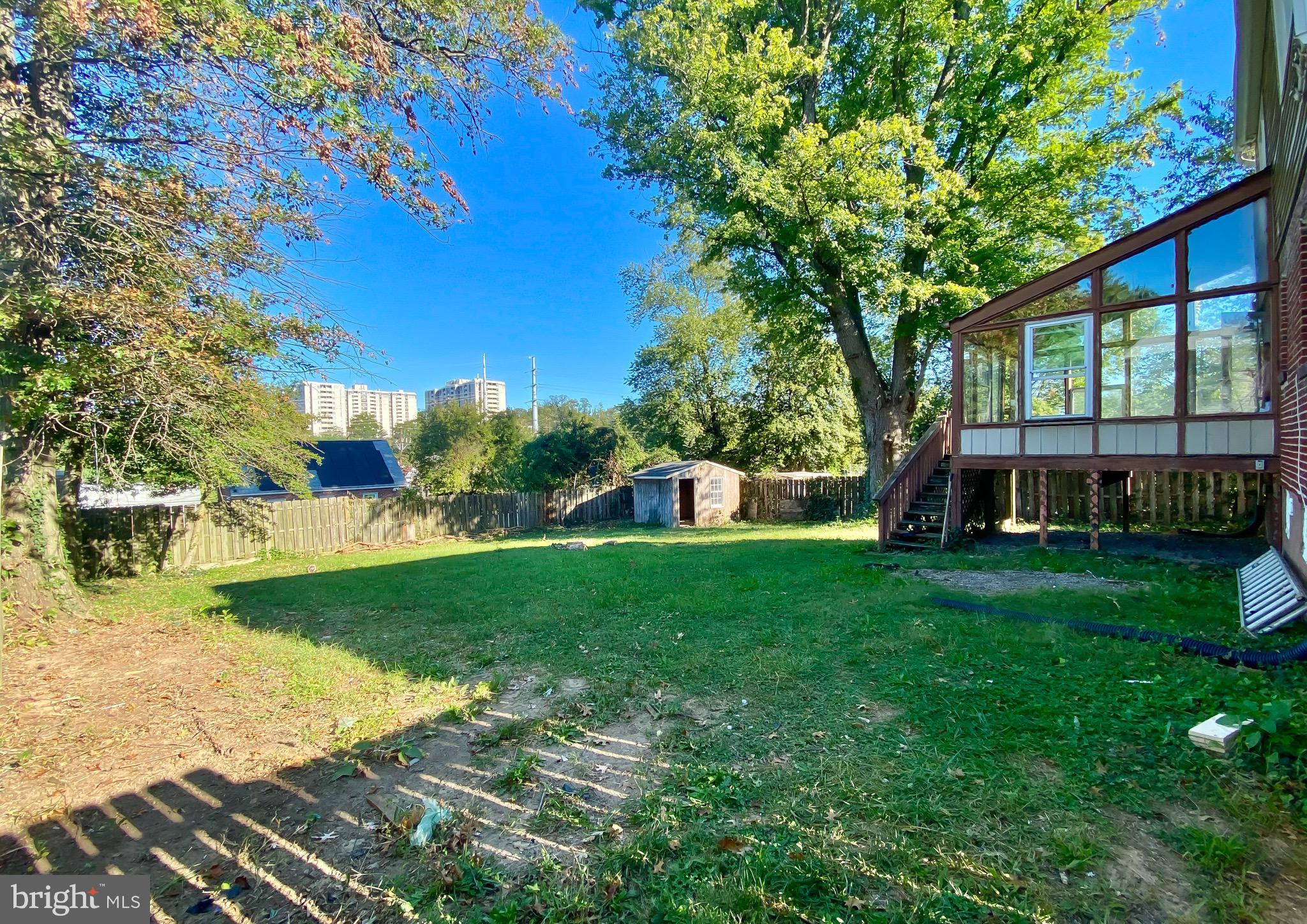 HAMPSHIRE KNOLLS - Residential