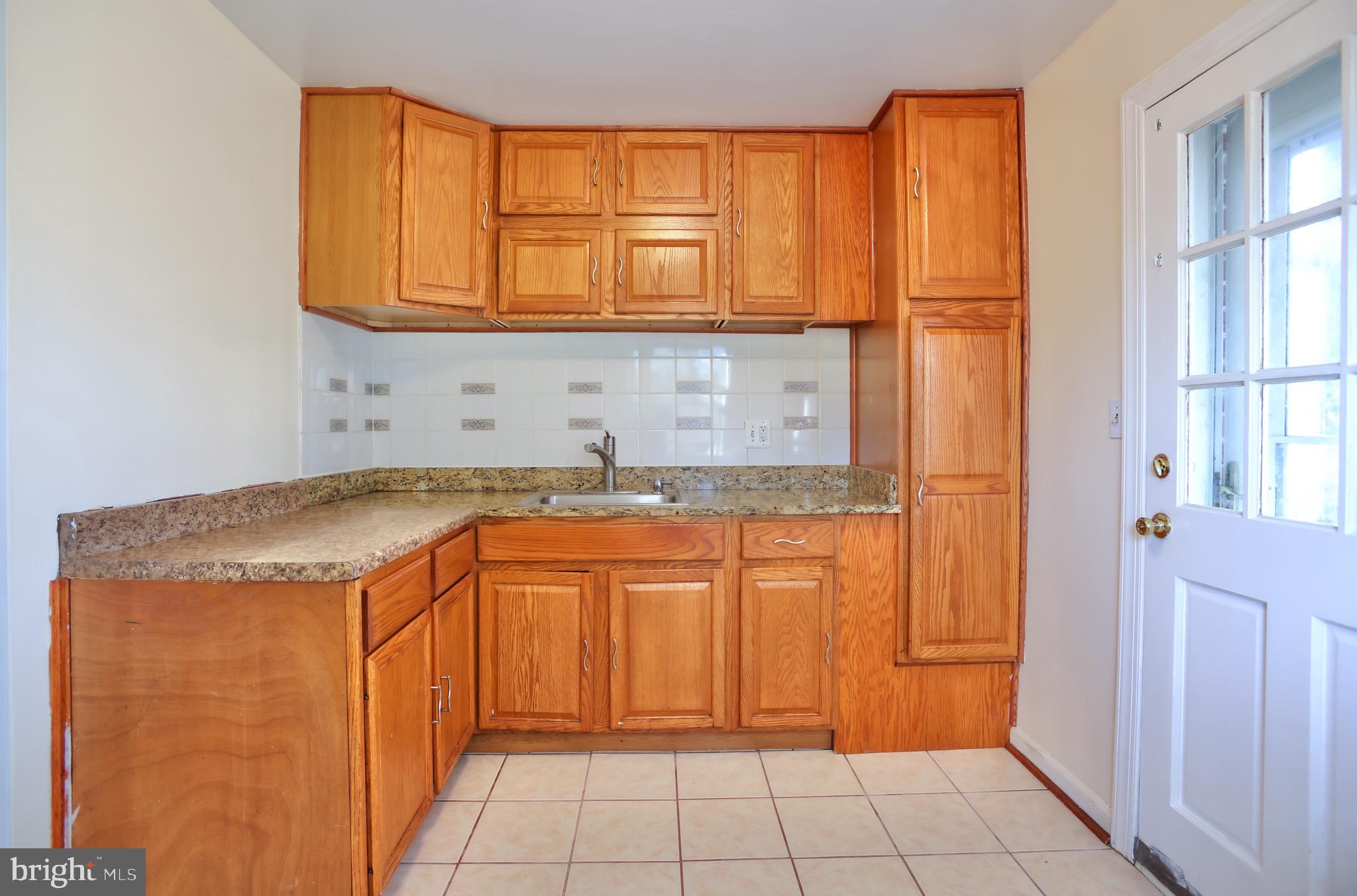 HAMPSHIRE KNOLLS - Residential