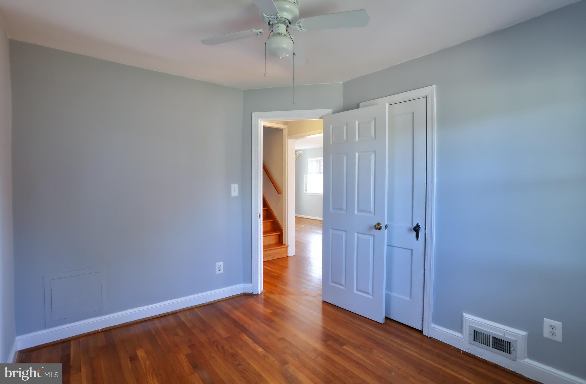 HAMPSHIRE KNOLLS - Residential