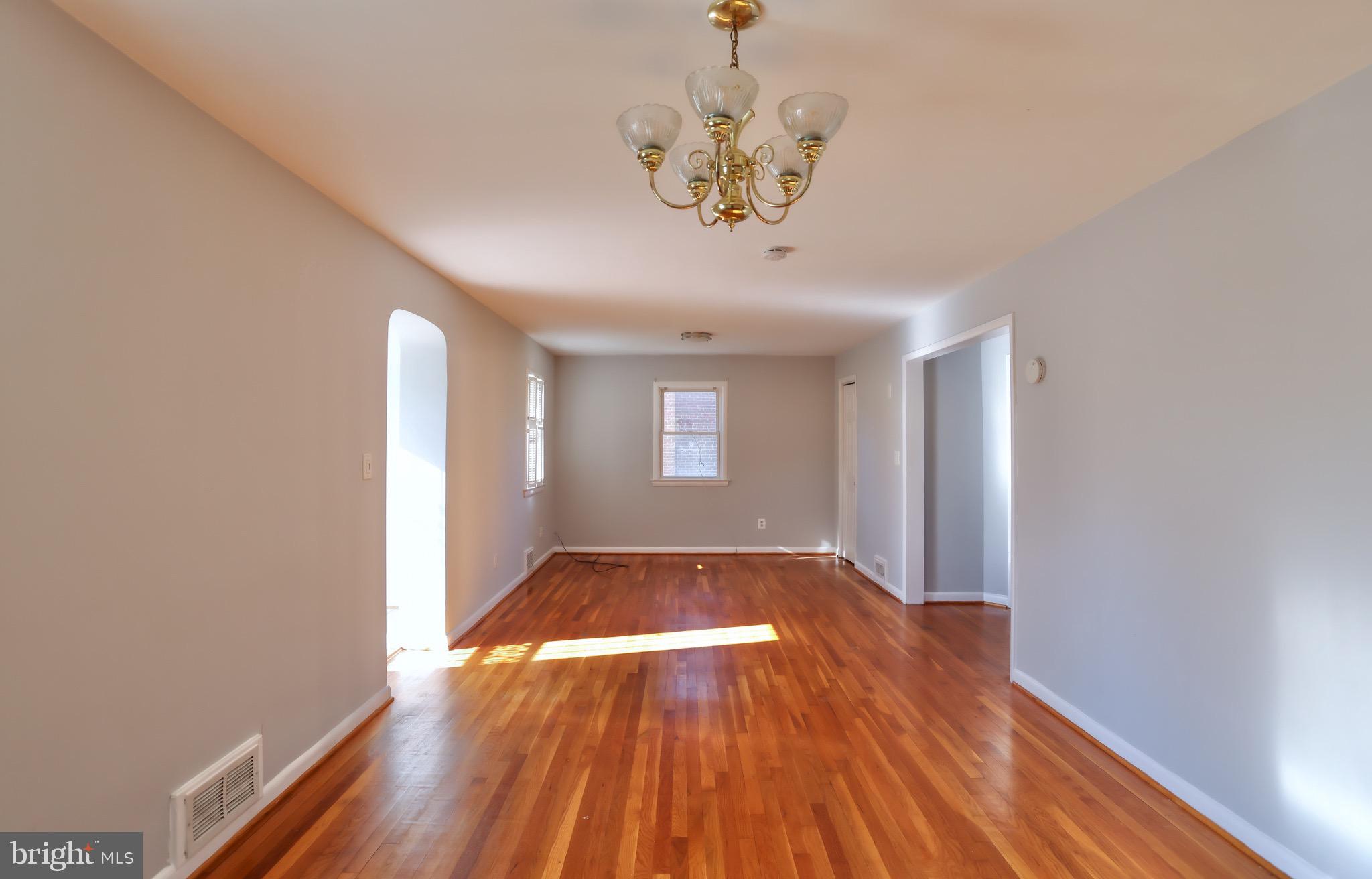 HAMPSHIRE KNOLLS - Residential