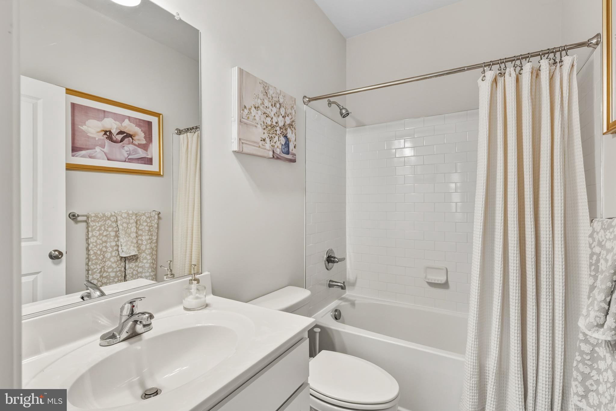 LAKESIDE AT TRAPPE - Residential