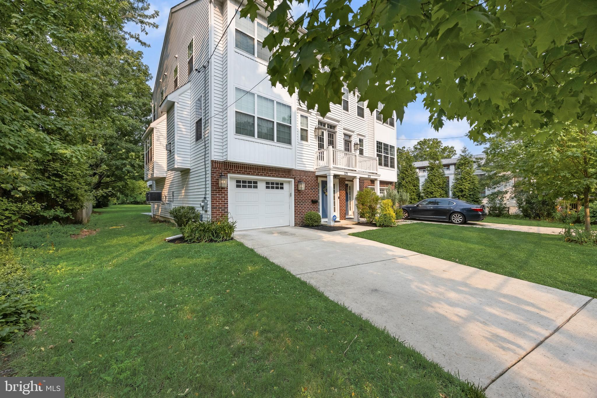 325 N WASHINGTON AVENUE
