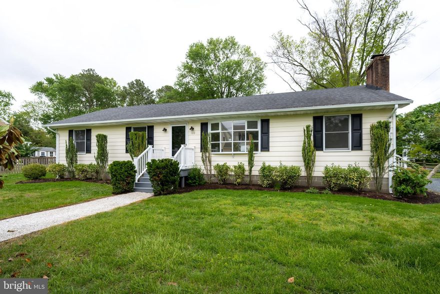 Fantastic summer getaway or full-time residence just minutes from all of Oxford's amenities which include famous restaurants, marinas, tennis/pickle ball courts, the Oxford Museum,  the active Community Center and wonderful nature trails. Located only one block from a public access sitting area overlooking Town Creek. The standout features include all new flooring throughout, the fabulous screened porch, the open floor plan,  many windows offering lots of natural light, plenty of off street parking, the primary bedroom with en-suite bathroom and two additional bedrooms share a second full bathroom, making it a great option for hosting guests. Tour this renovated and updated home before it's too late.