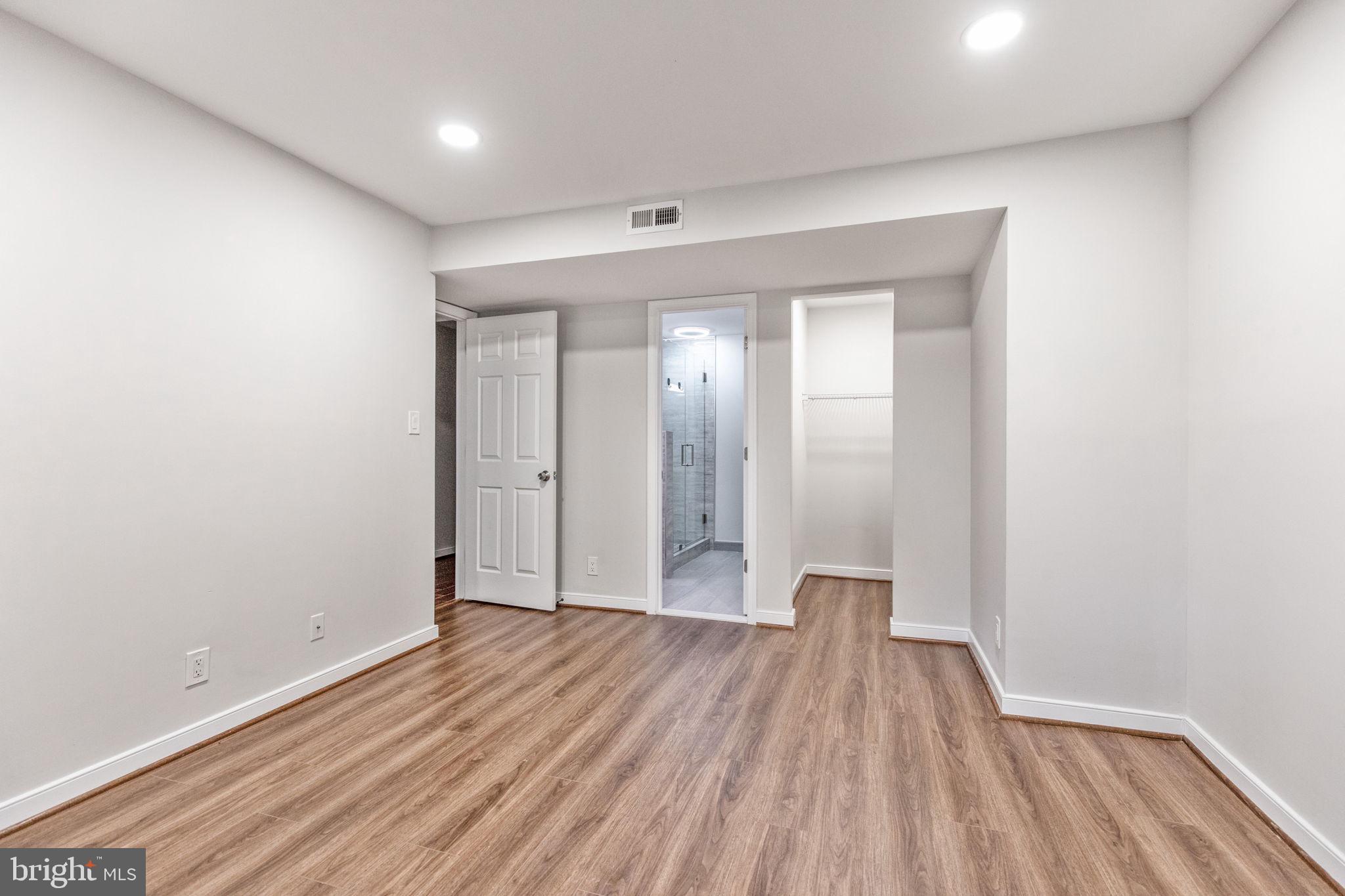 STAFFORD MEADOWS - Residential Lease