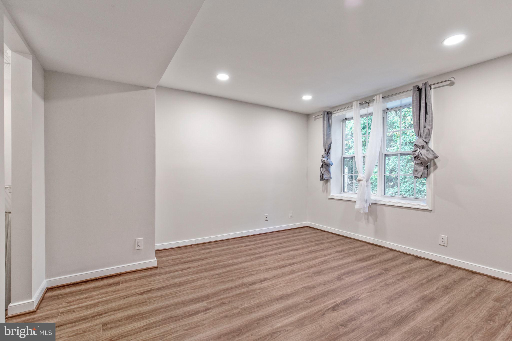 STAFFORD MEADOWS - Residential Lease