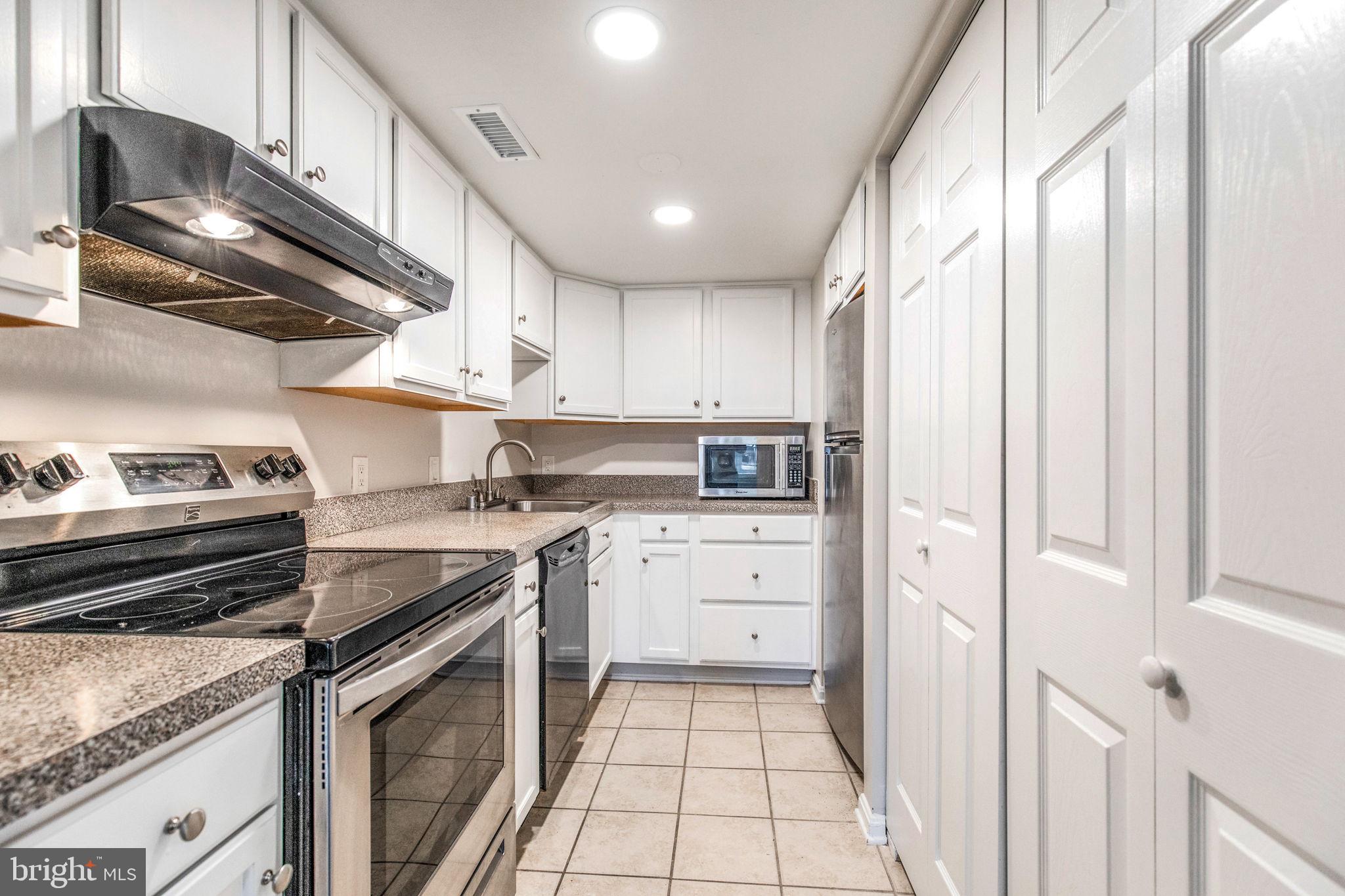 STAFFORD MEADOWS - Residential Lease