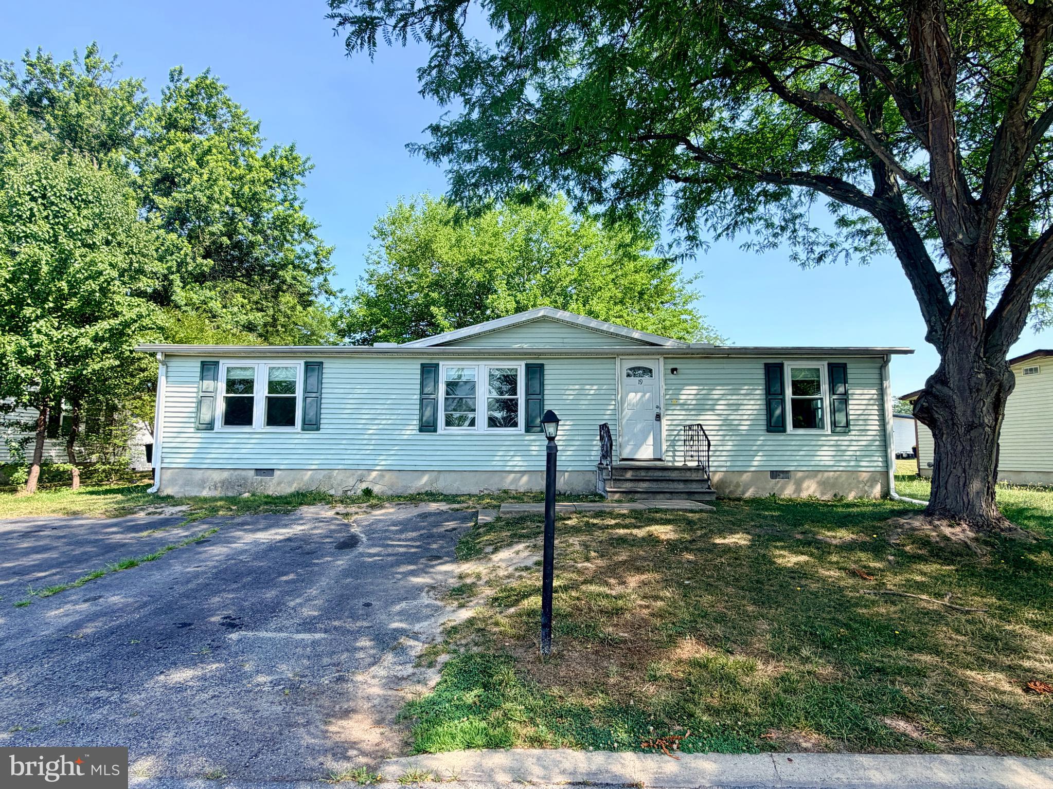 19 GORDON DRIVE