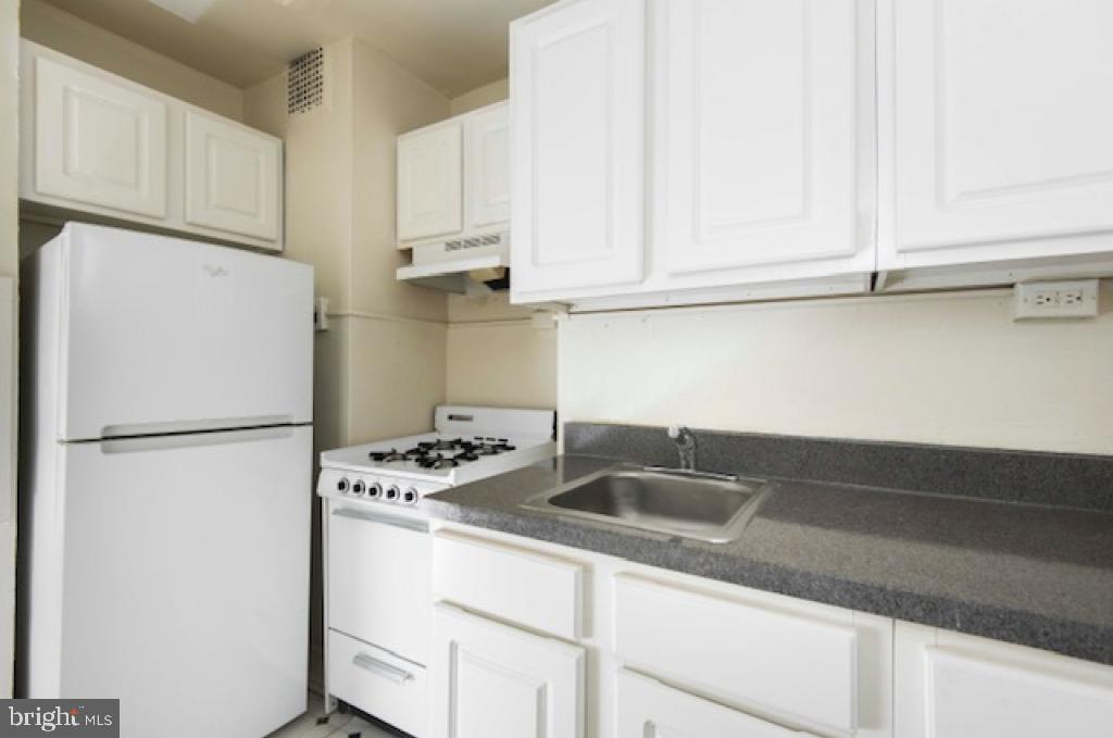 RITTENHOUSE SQUARE - Residential Lease
