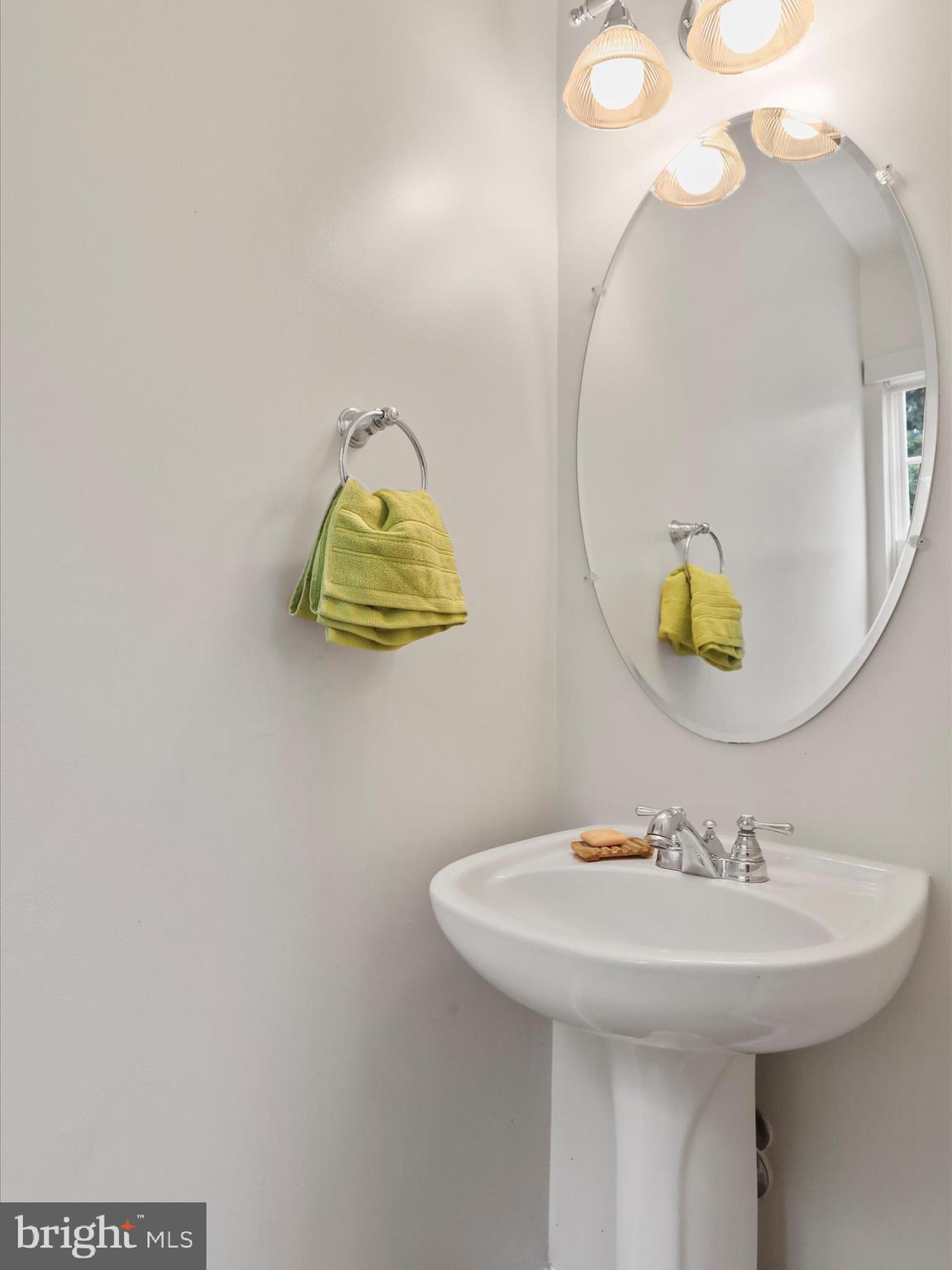 COLONIAL HILLS - Residential