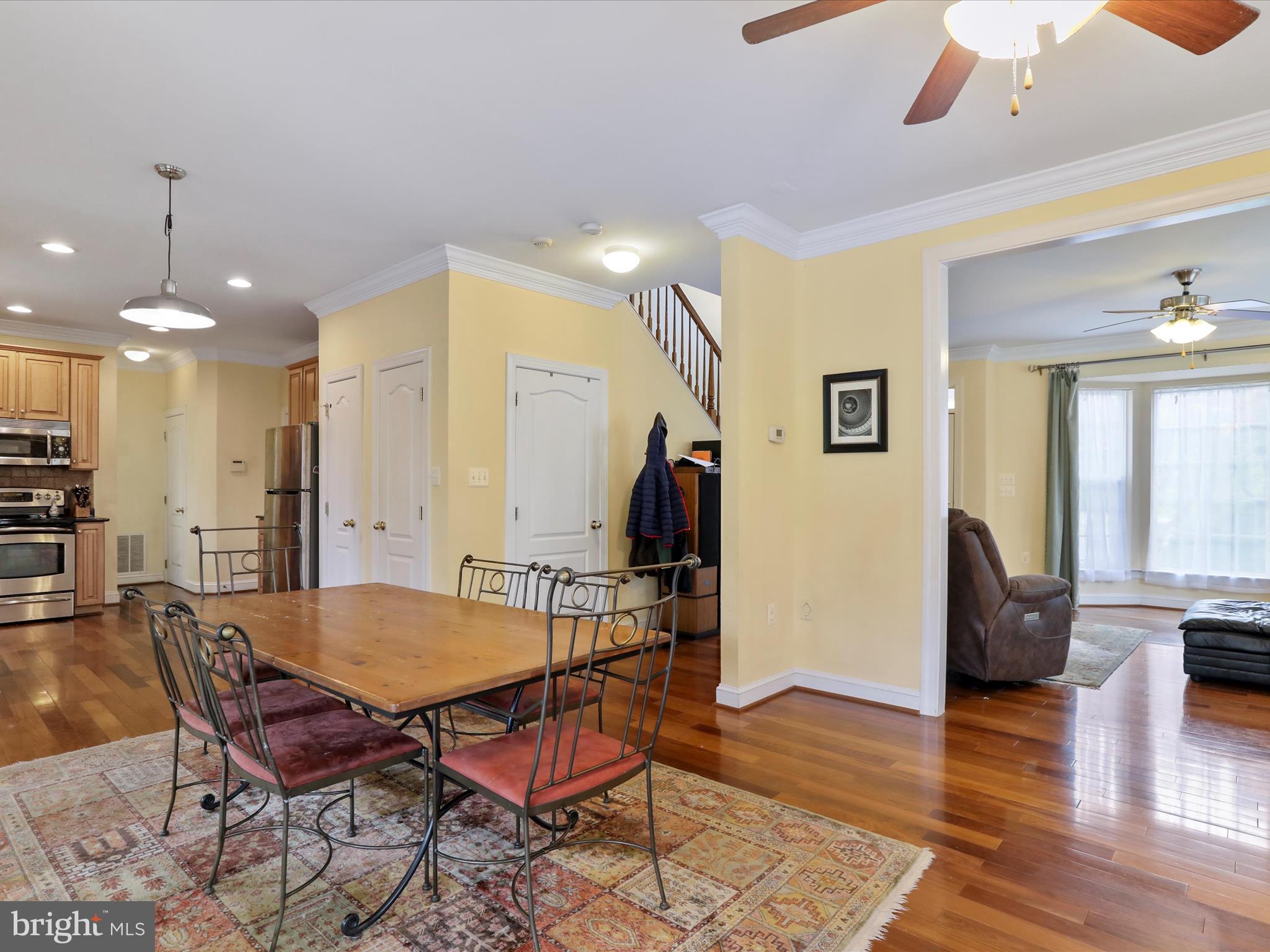 COLONIAL HILLS - Residential