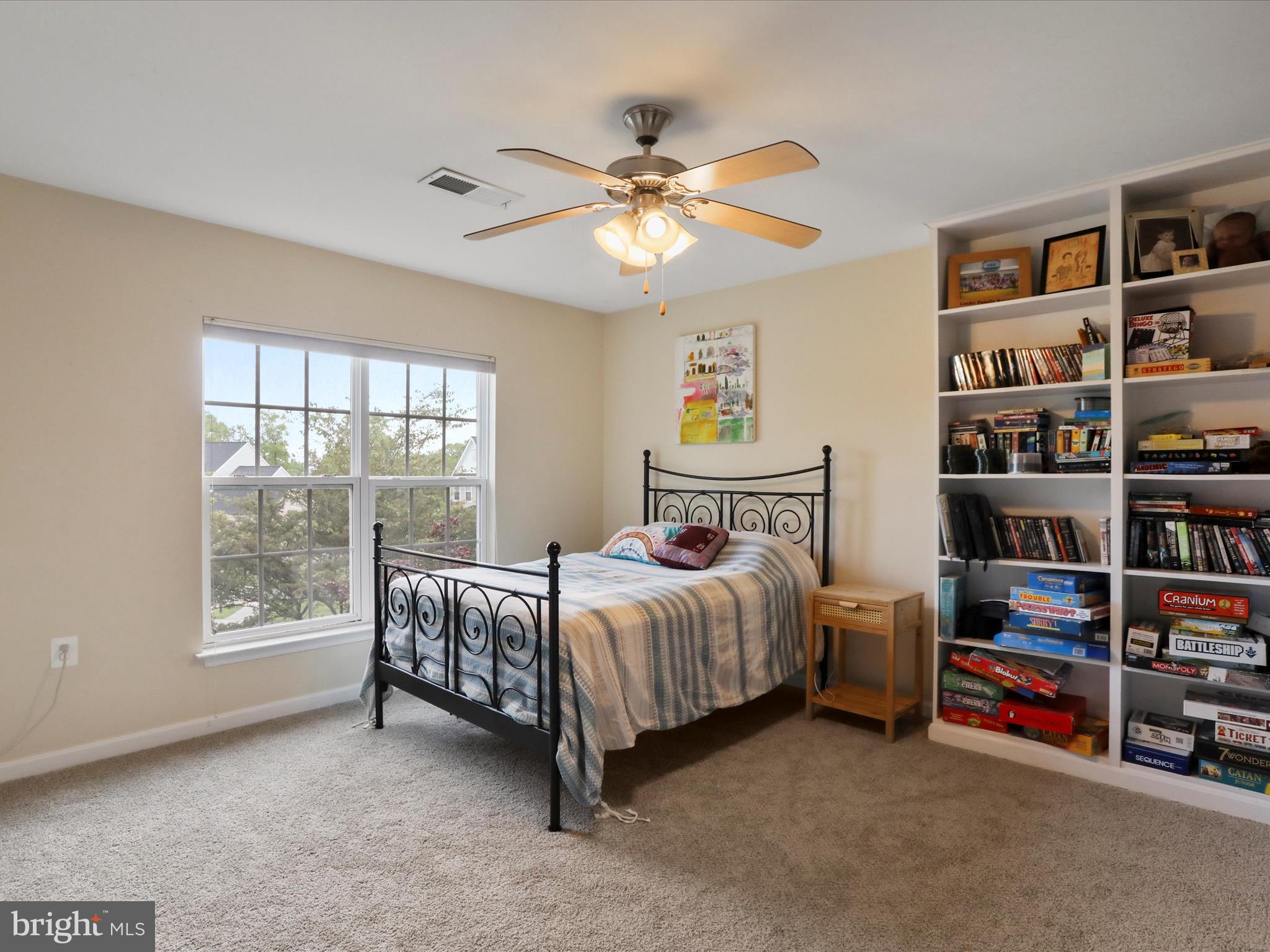 COLONIAL HILLS - Residential