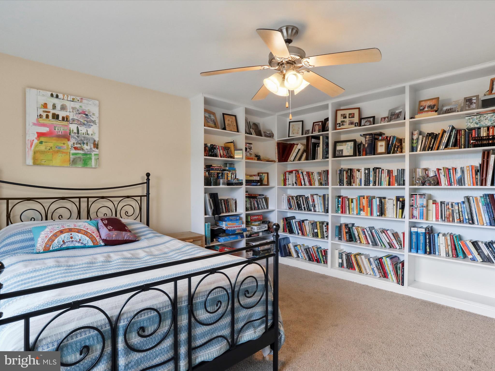 COLONIAL HILLS - Residential