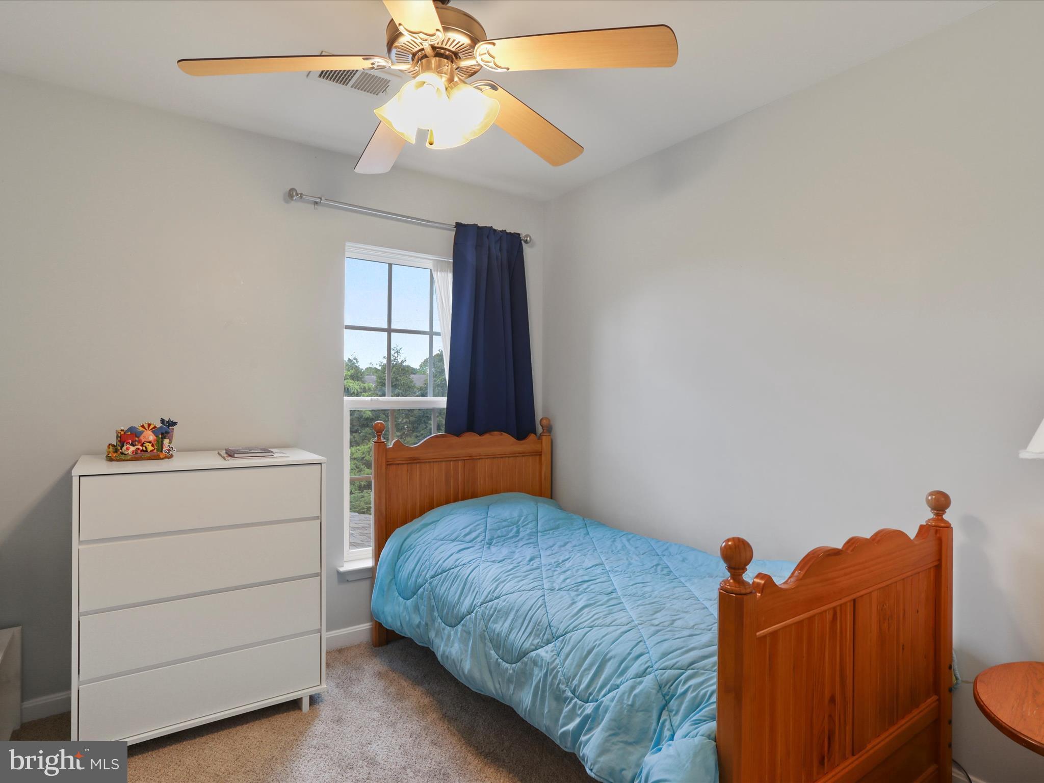 COLONIAL HILLS - Residential