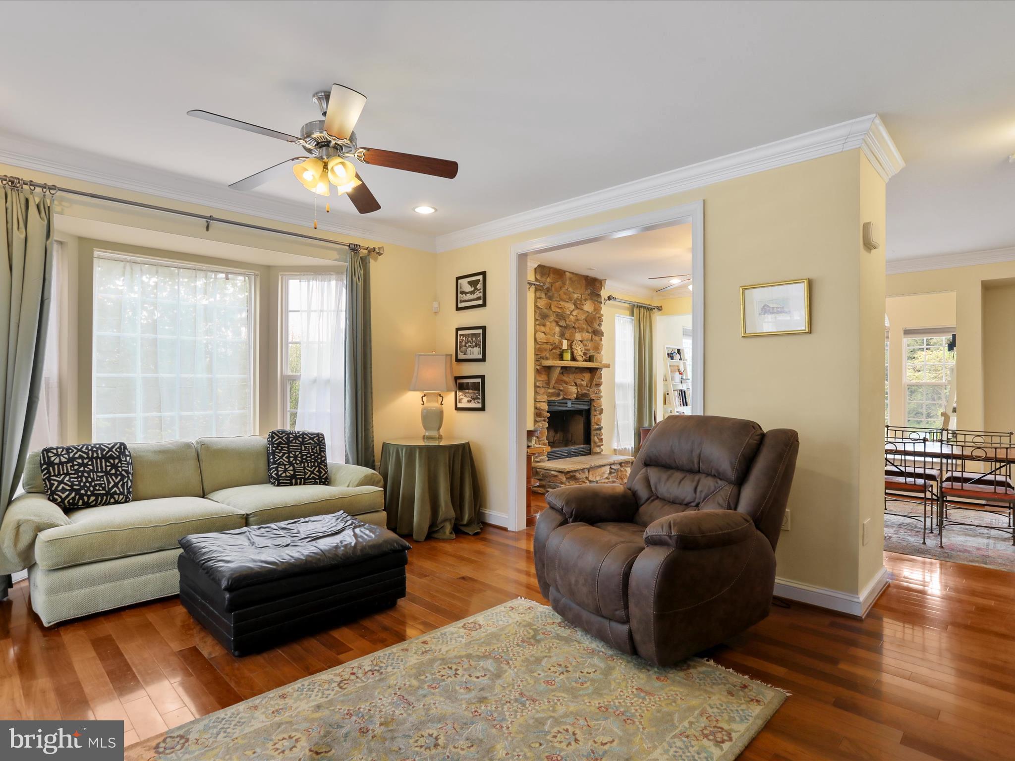 COLONIAL HILLS - Residential