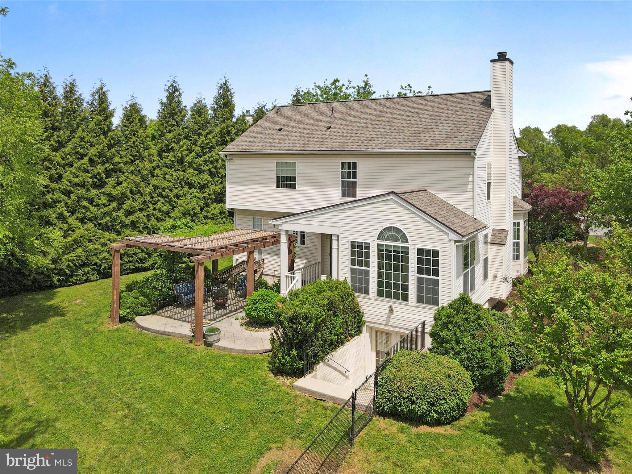 COLONIAL HILLS - Residential