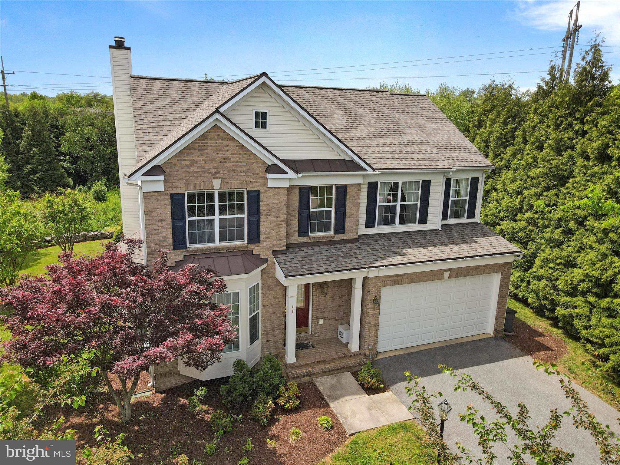 COLONIAL HILLS - Residential