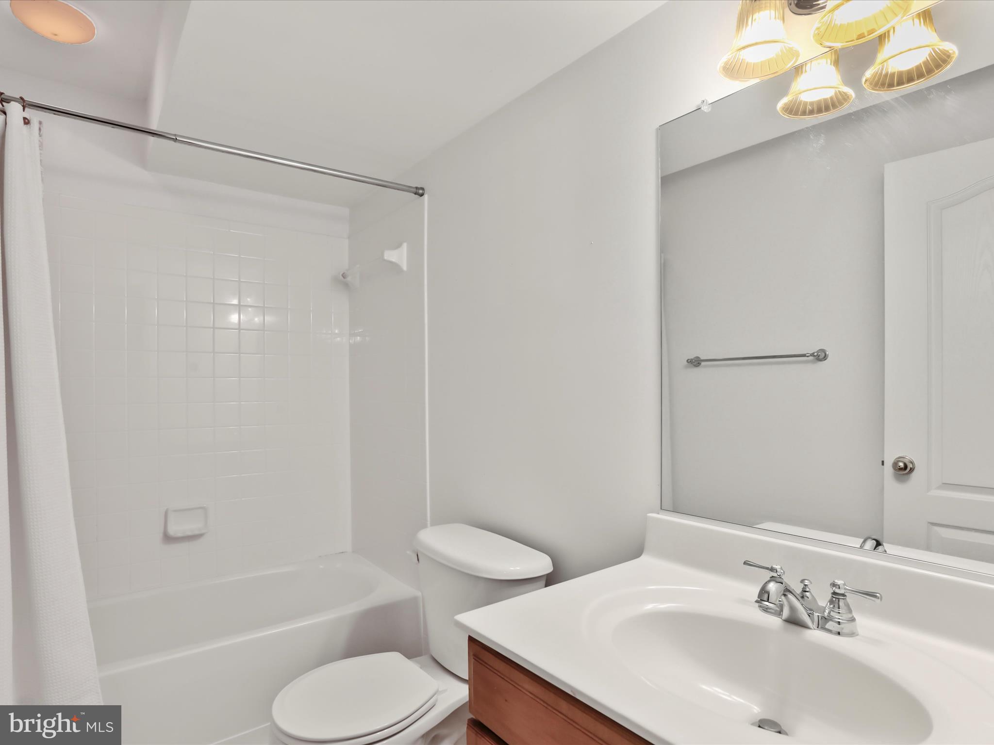 COLONIAL HILLS - Residential