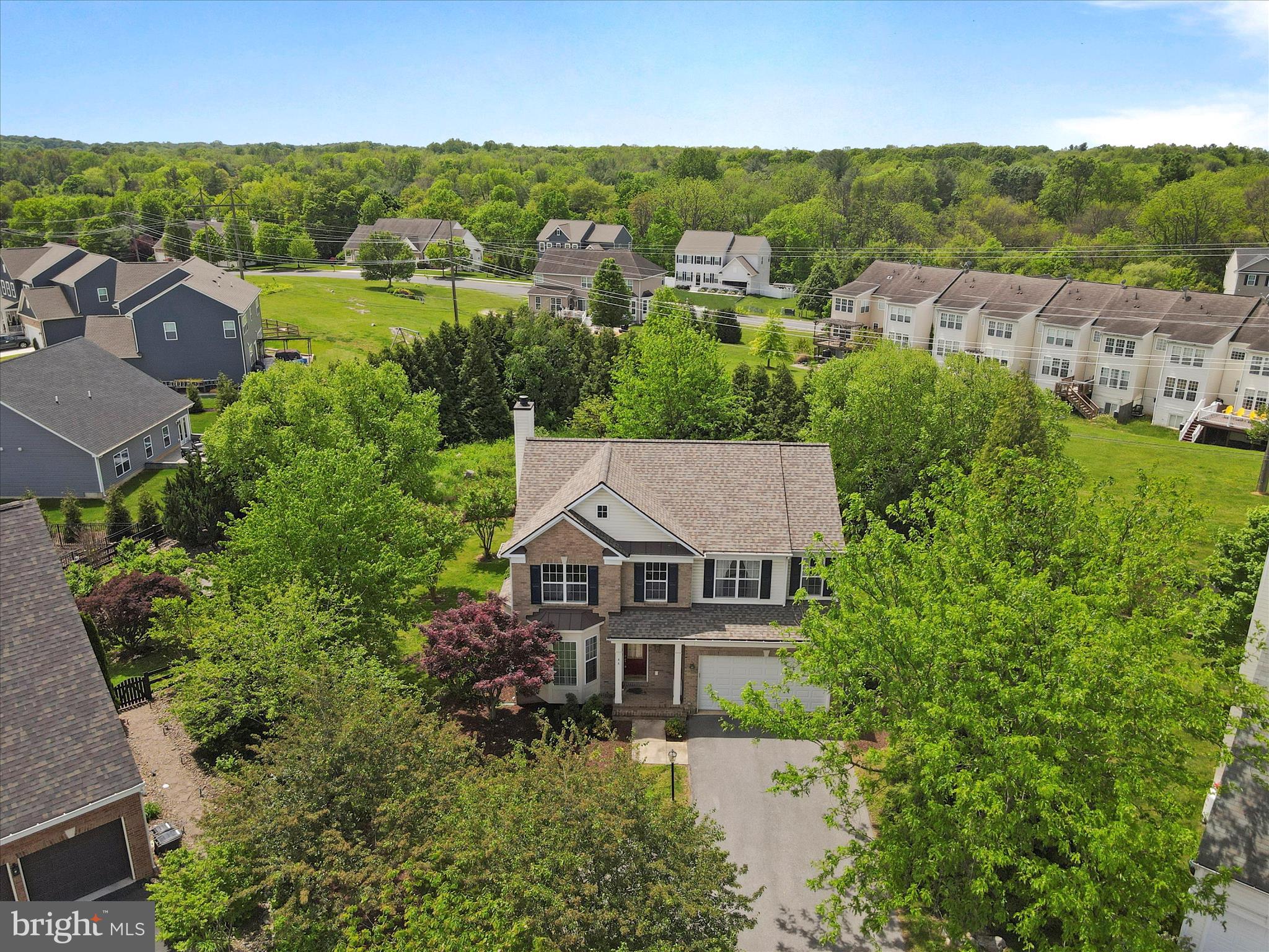 COLONIAL HILLS - Residential