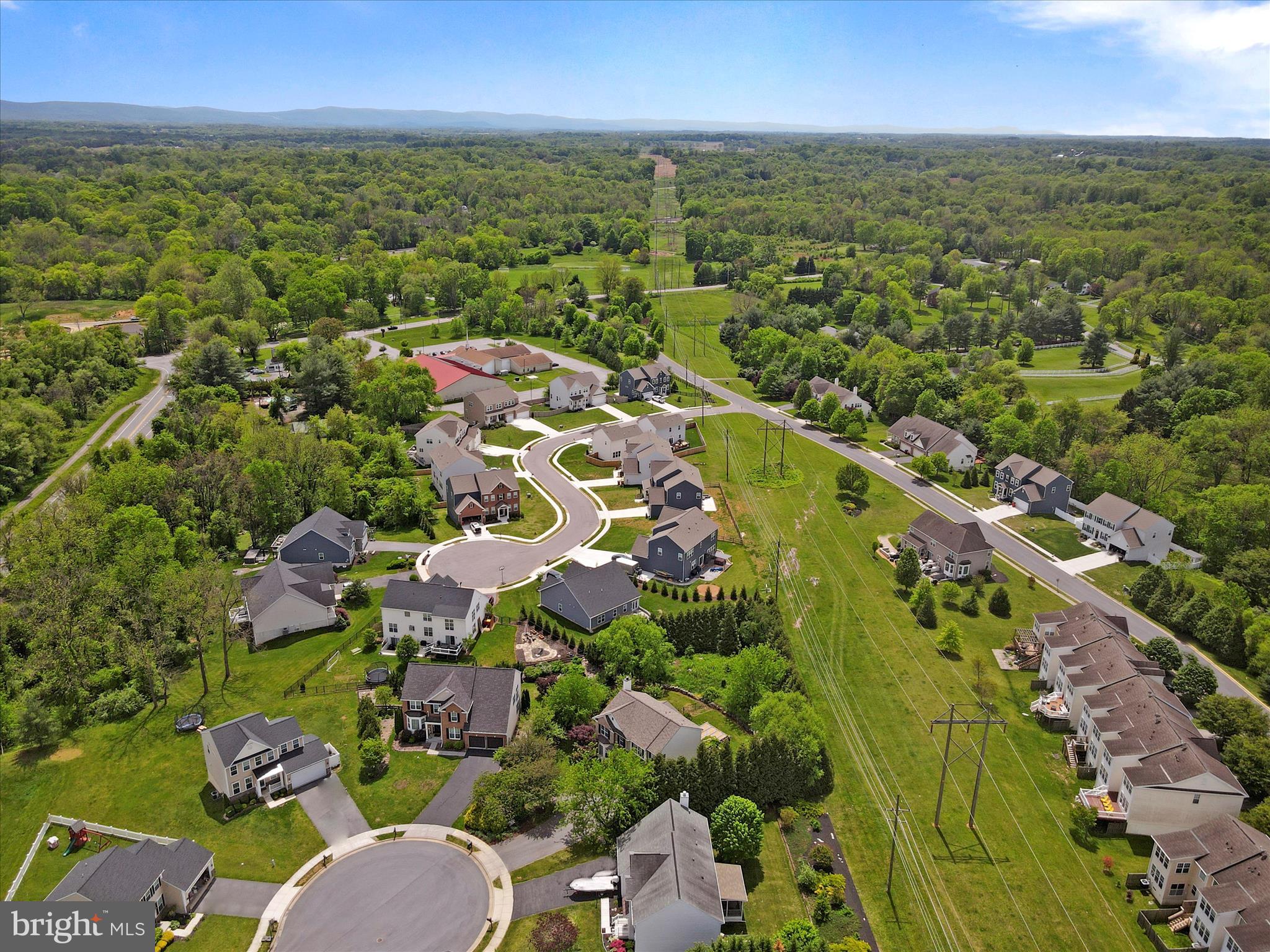 COLONIAL HILLS - Residential