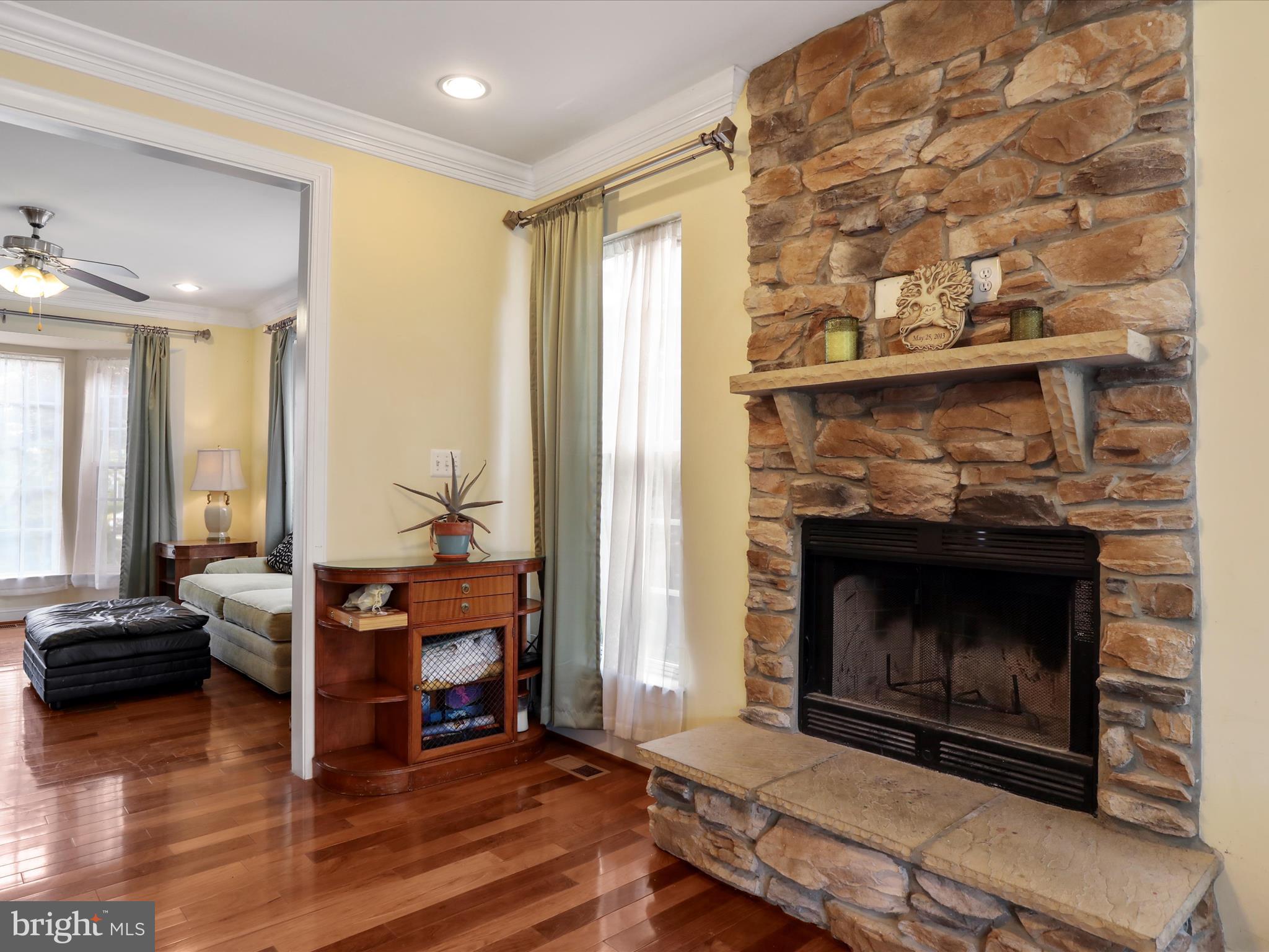 COLONIAL HILLS - Residential