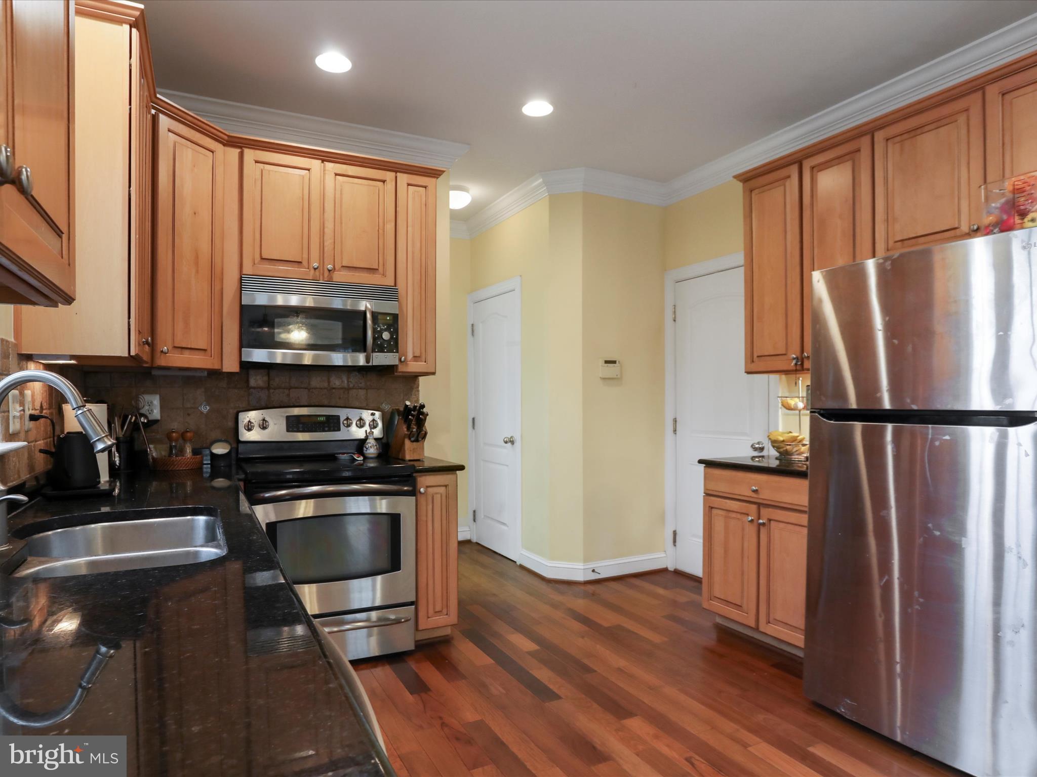 COLONIAL HILLS - Residential