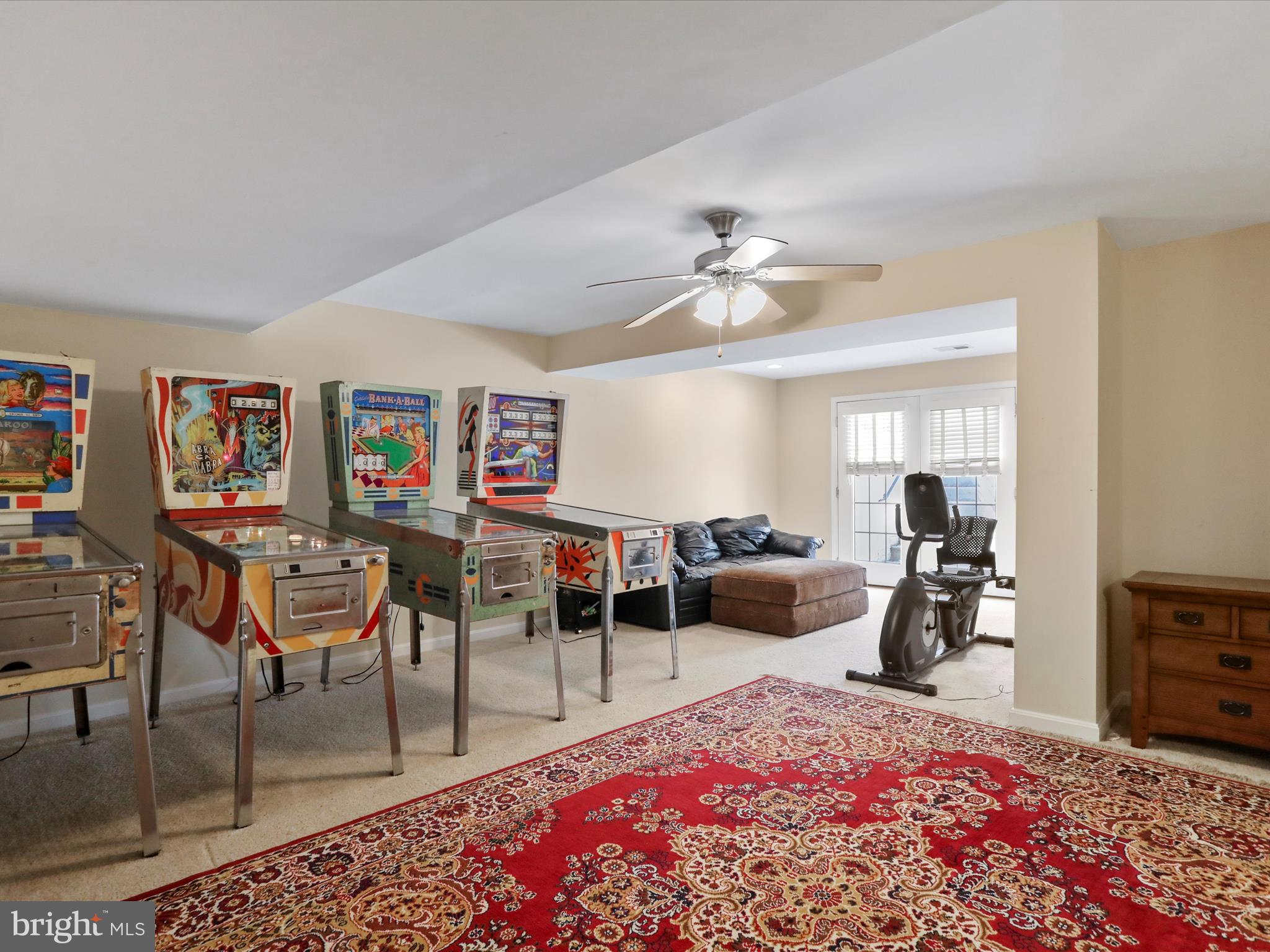 COLONIAL HILLS - Residential