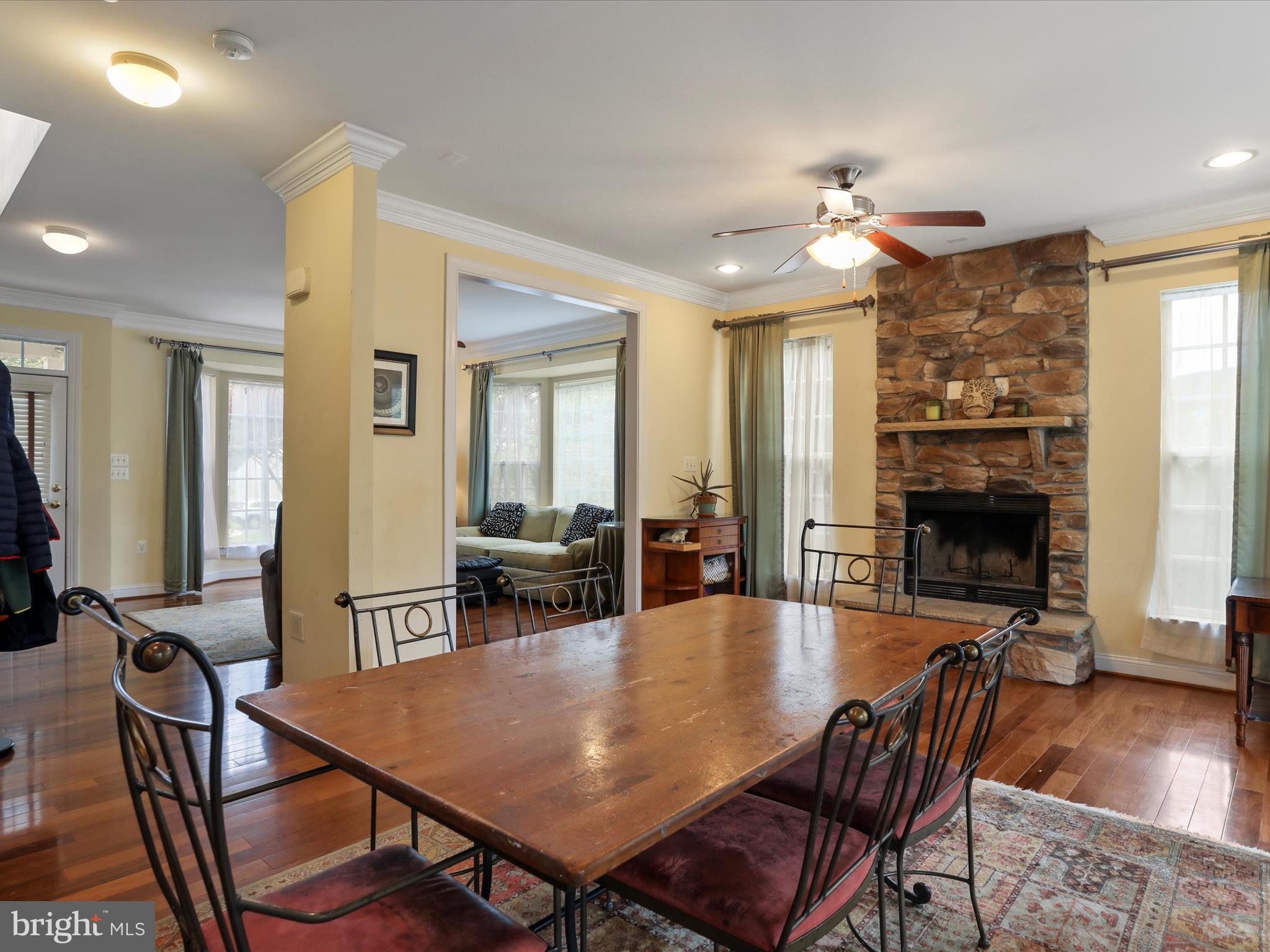 COLONIAL HILLS - Residential