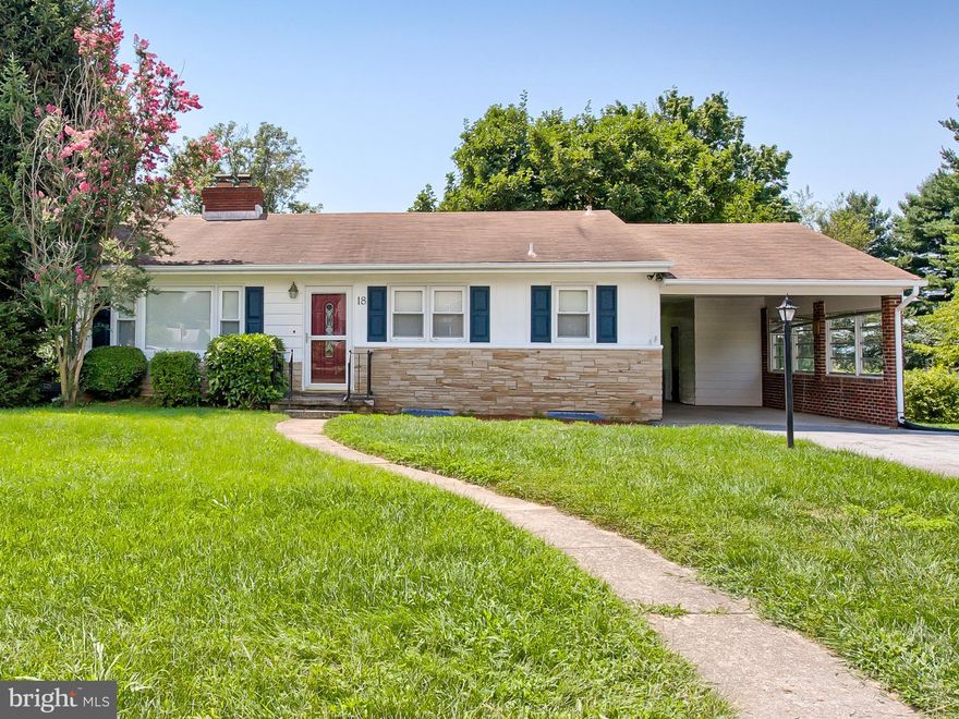 Charming single family home in the Coveted Middletown School district!  Updated Kitchen and baths, wood floors.Located on a dead end rd. Large lot backs to open space. Over sized car port and detached 2 car garage for the car enthusiast! Great location close to schools, shopping, golf, commuter routes in the beautiful Middletown Valley. Why buy the townhouse when you can have this charming home?