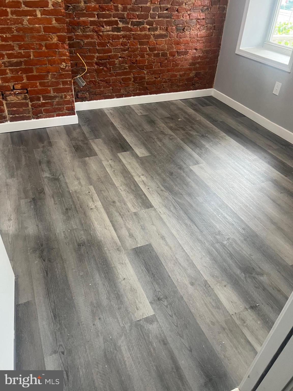 PARKSIDE - Commercial Sale