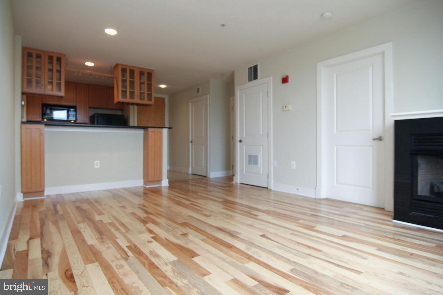 1200 HARTFORD STREET 209