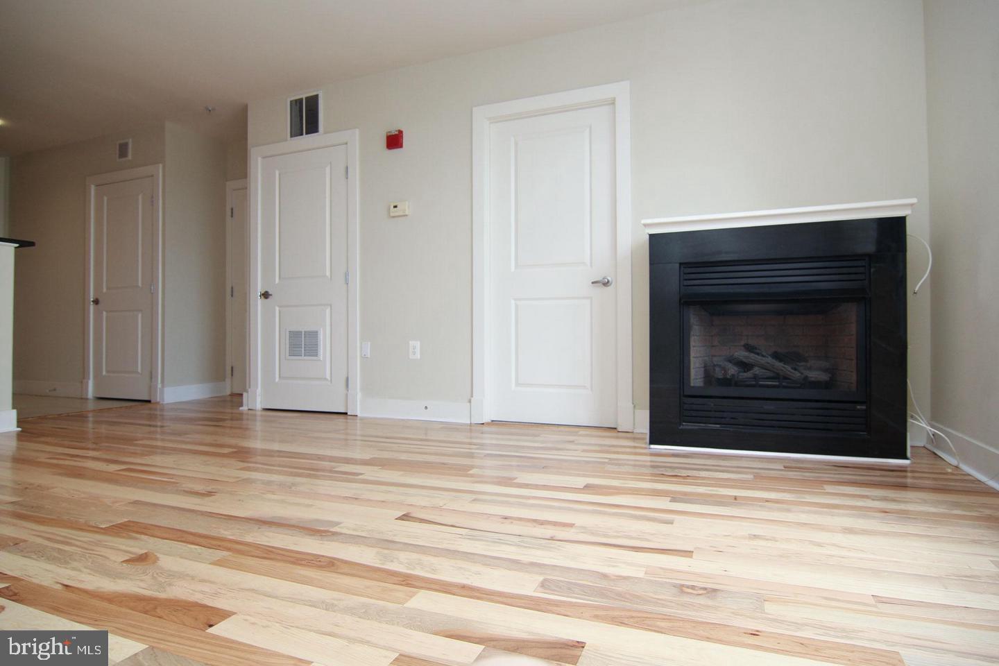 1200 HARTFORD STREET 209