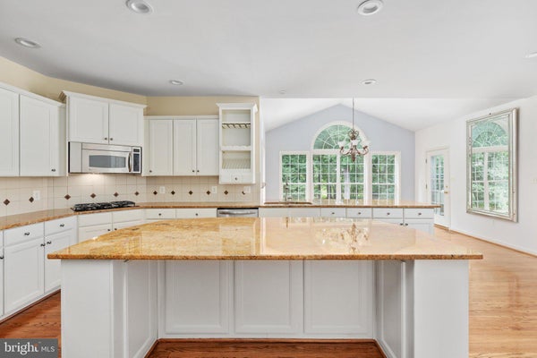 12212 SOUR GUM CT, GAINESVILLE, VA 20155 - Image 457eaef6210b2a6ffd903d5595fa04e5/656281820