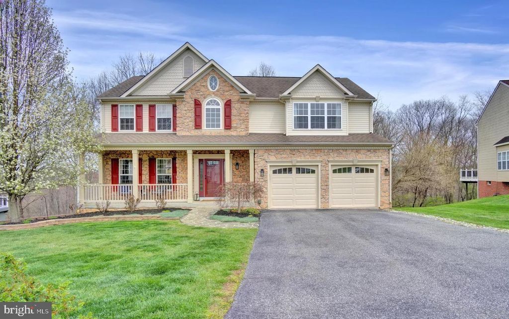 Photo of 2891 Rexwood Drive, GLEN ROCK, PA 17327 (MLS # PAYK2090778)