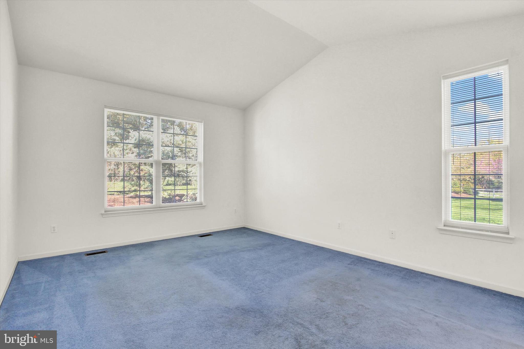 CAMELOT SQUARE - Residential