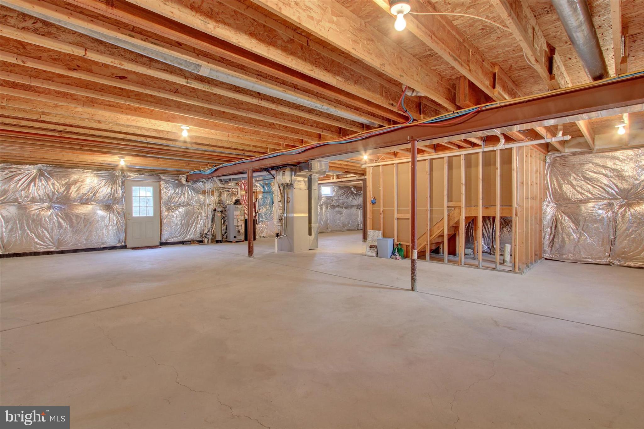 CAMELOT SQUARE - Residential