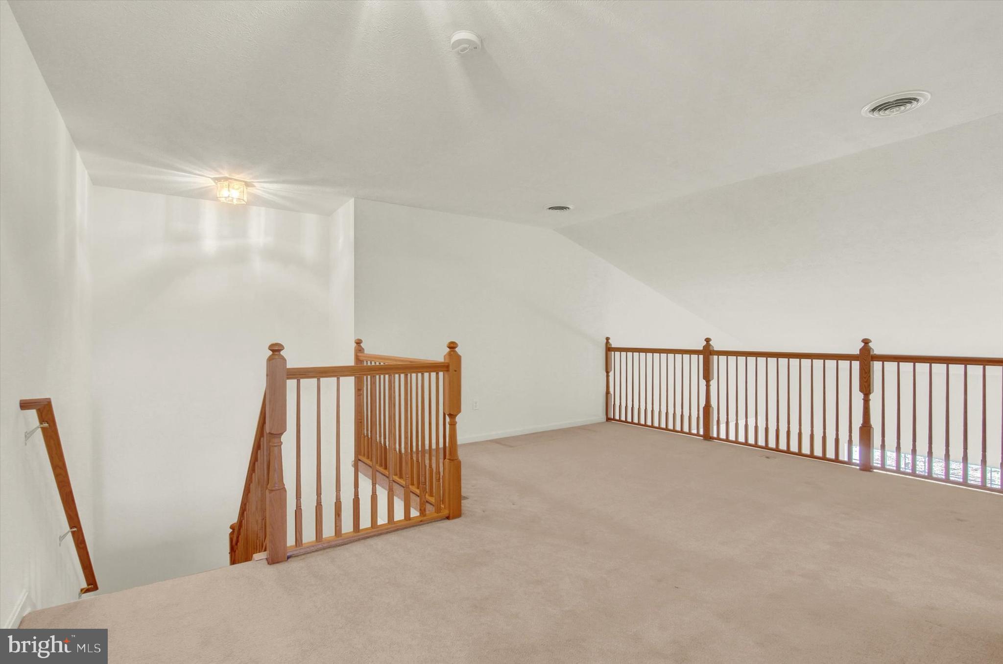 CAMELOT SQUARE - Residential